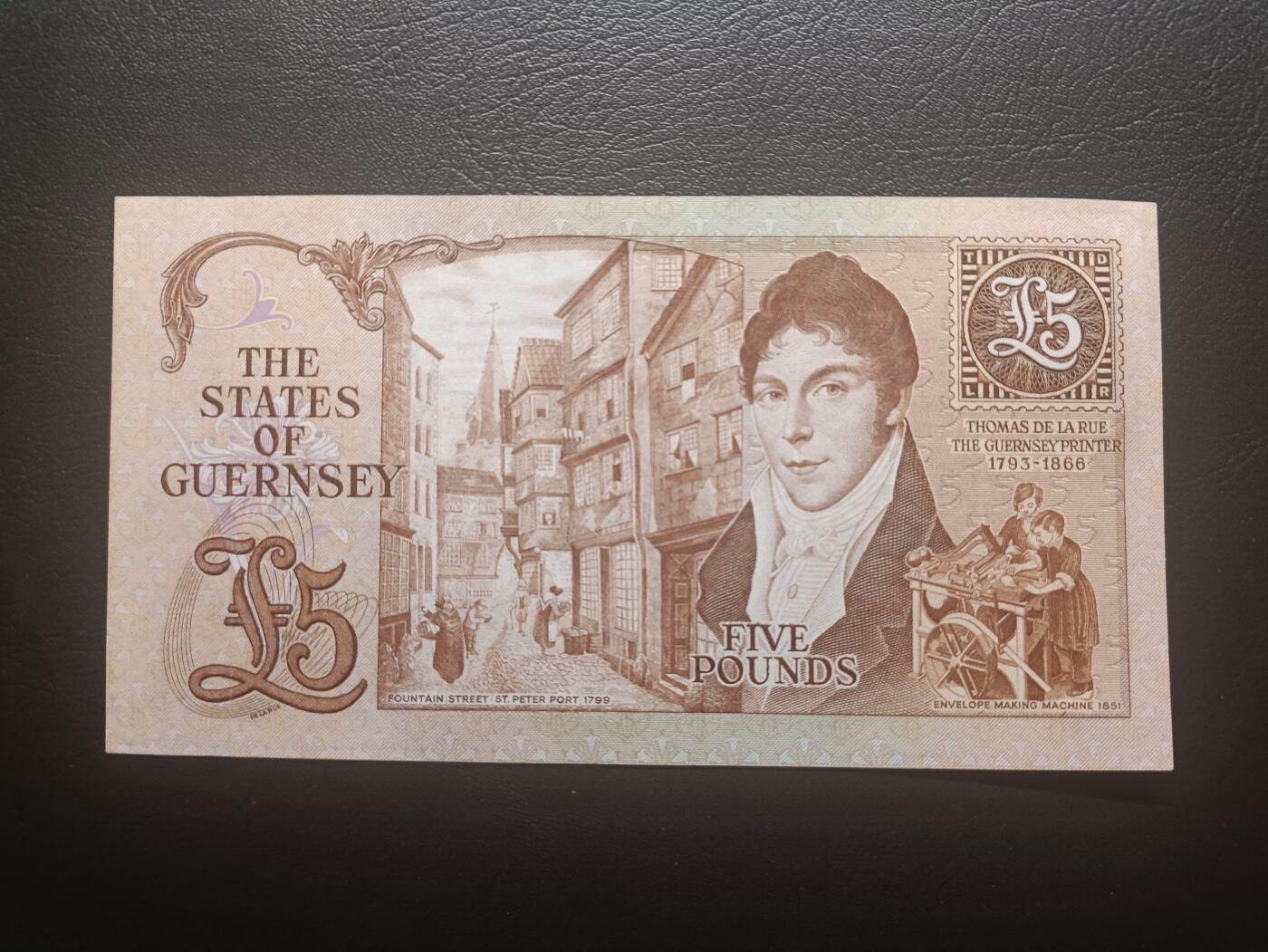 2025十一月第六期，总第204期 根西岛1980版5镑UNC-重复号700700，皇家领地徽章和印刷大王德纳罗