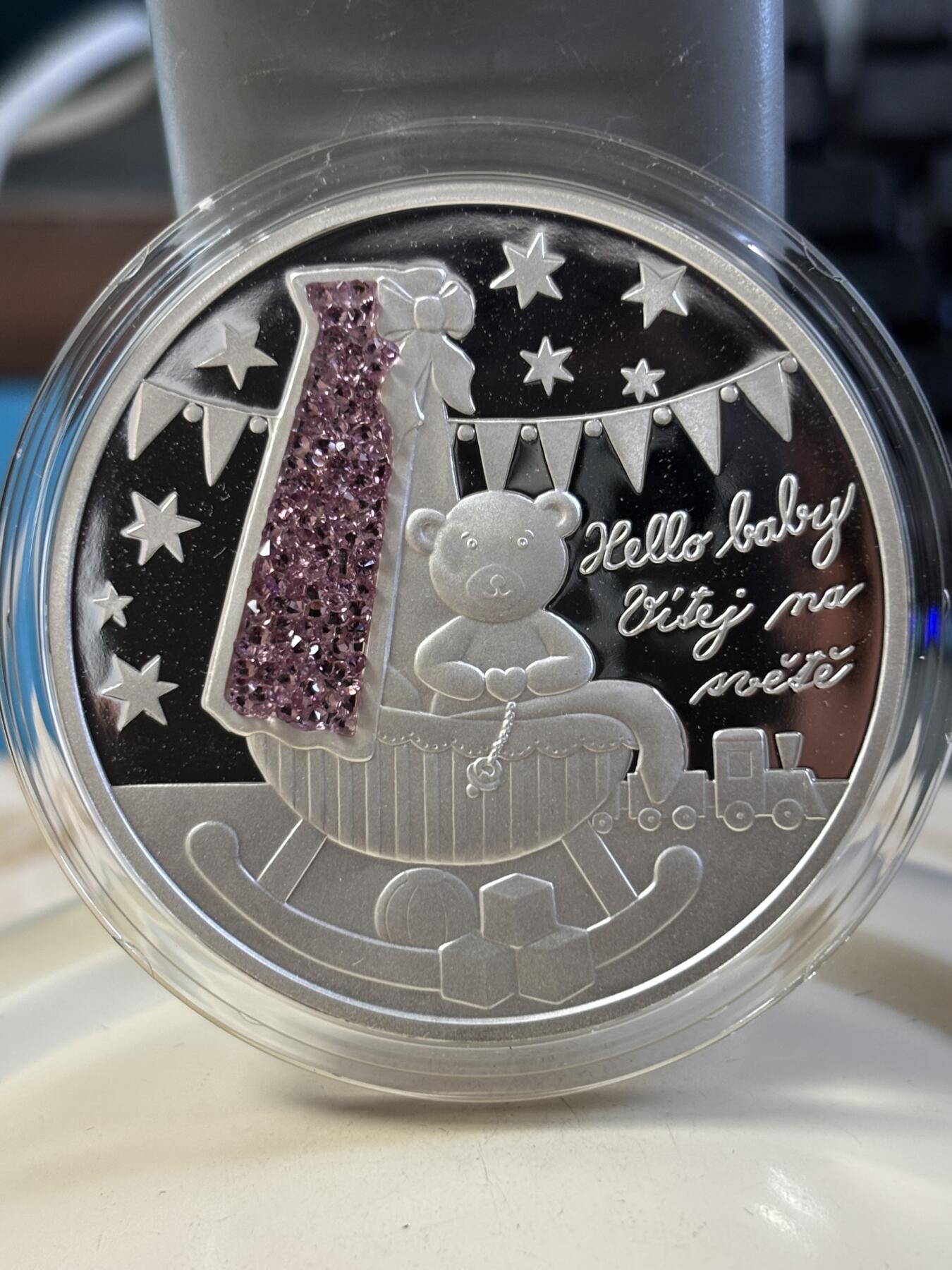 第183期拍卖 纽埃2024年婴儿宝宝出生礼物镶嵌水晶31.1克精制纪念银币，999银，发行1000枚，