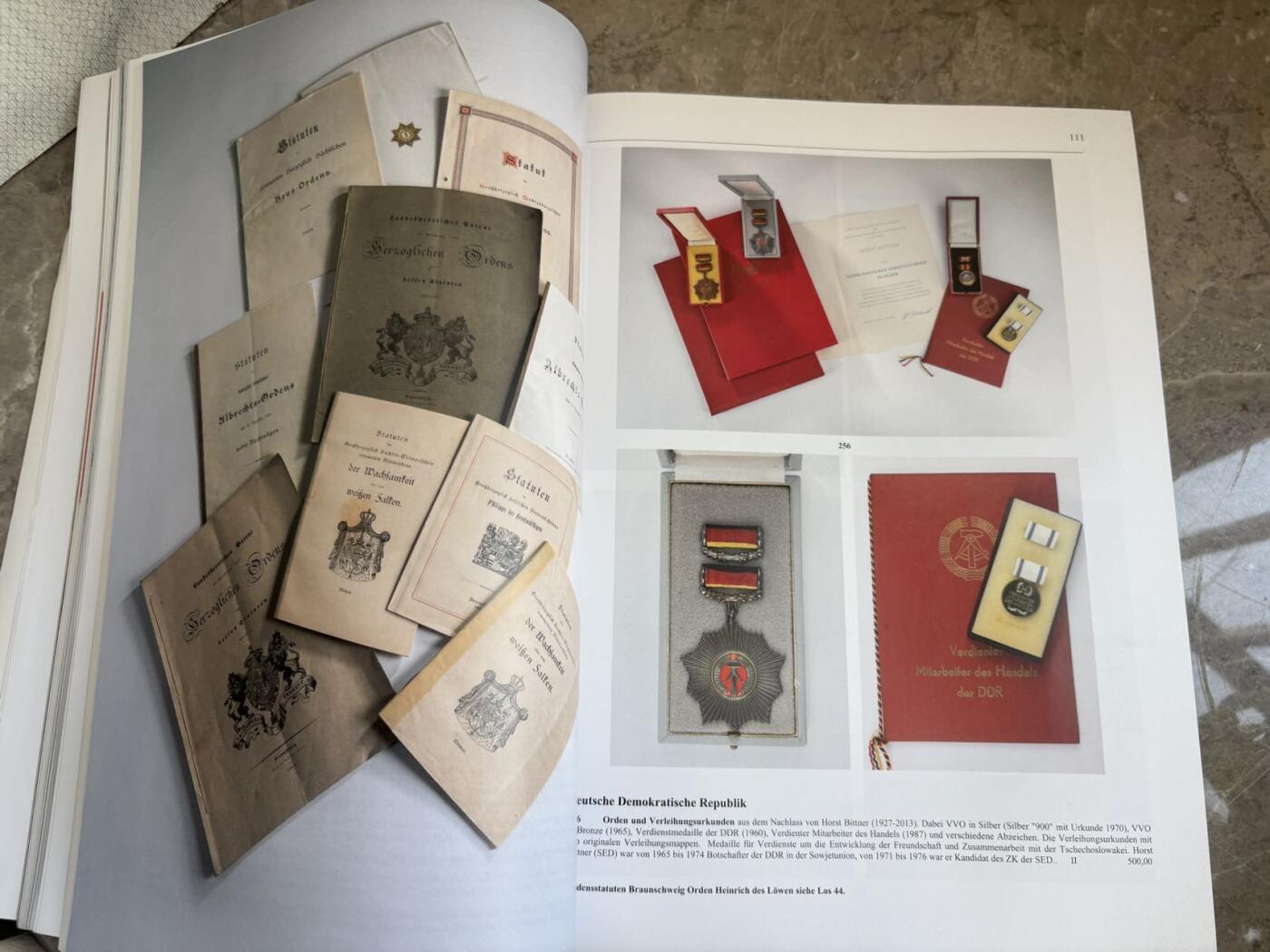 盛世勋华——号角文化勋章邮票专场拍卖第289期 德国柏林Carsten Zeige拍卖行2023年7月拍卖会图录，超大尺寸，全彩印刷，超大超厚，300多页