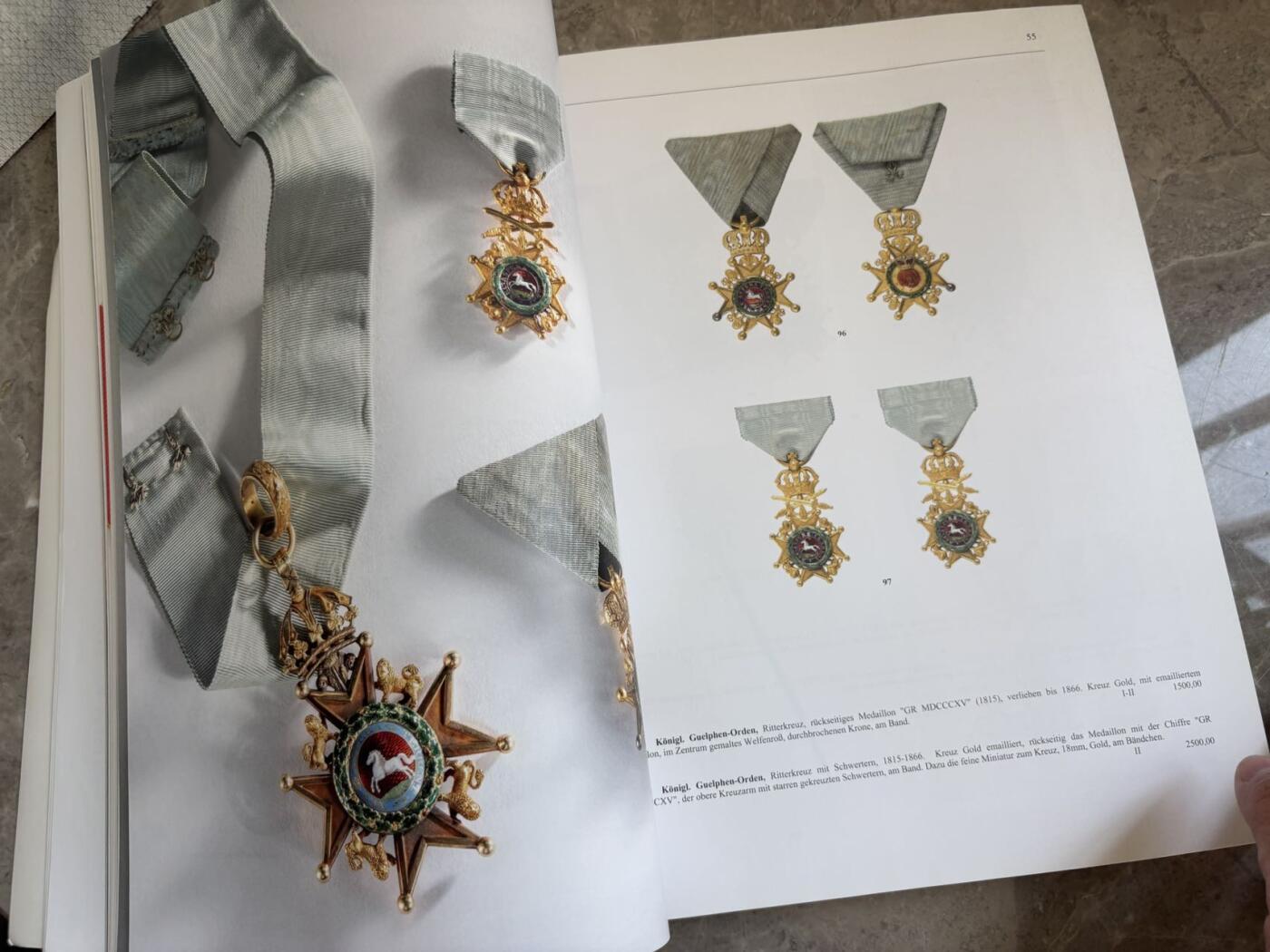 盛世勋华——号角文化勋章邮票专场拍卖第289期 德国柏林Carsten Zeige拍卖行2023年7月拍卖会图录，超大尺寸，全彩印刷，超大超厚，300多页