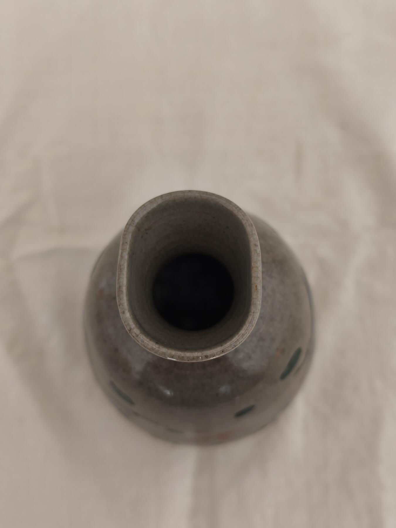 海外回流精品拍卖11.30 日本回流九谷诸陶小花瓶一只