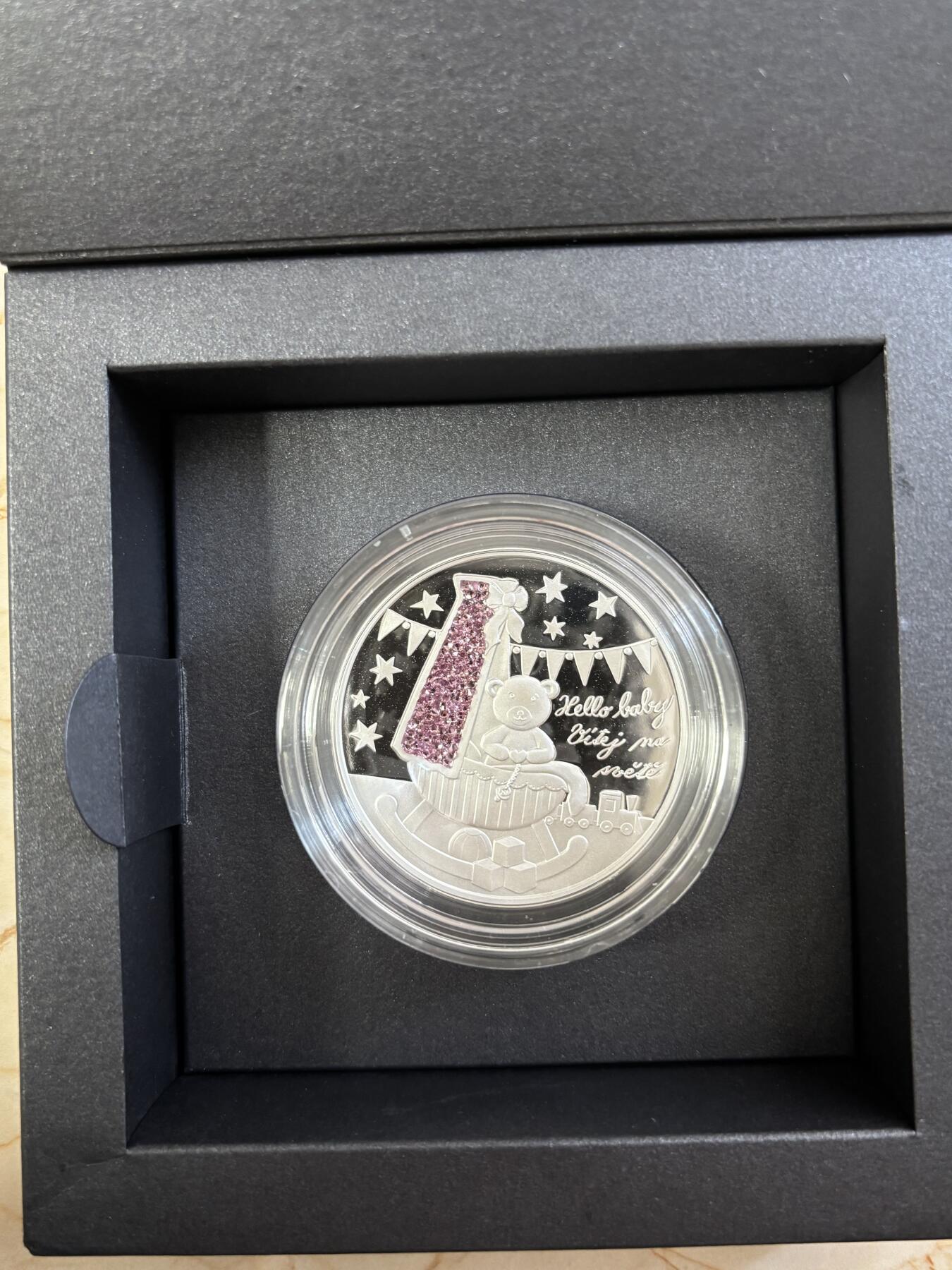 第183期拍卖 纽埃2024年婴儿宝宝出生礼物镶嵌水晶31.1克精制纪念银币，999银，发行1000枚，