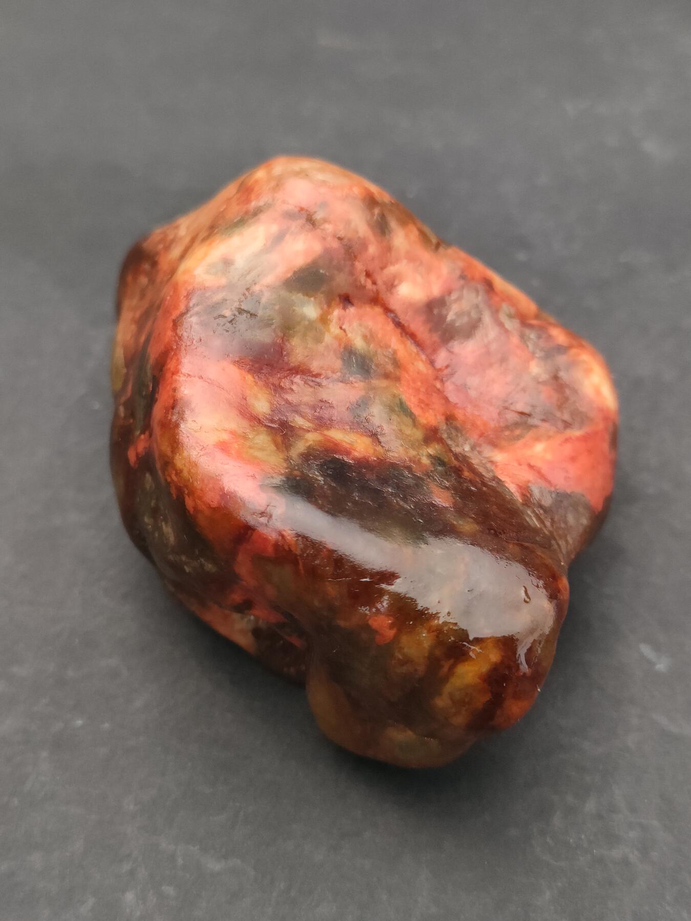 猩哥外币小铺➨【第203场】 和田玉原石105克