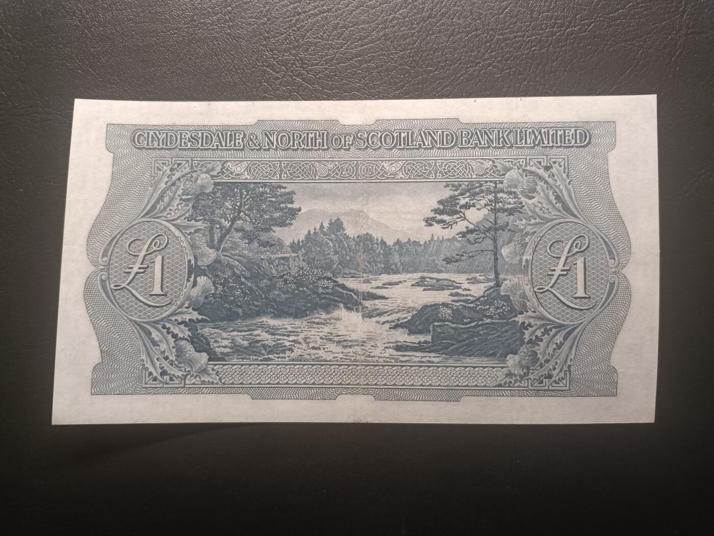 2025十一月第六期，总第204期 苏格兰克莱斯戴勒和北部银行1955年1镑AUNC豹子身111，港口农场和山涧小溪，早期两家银行联合时期发行