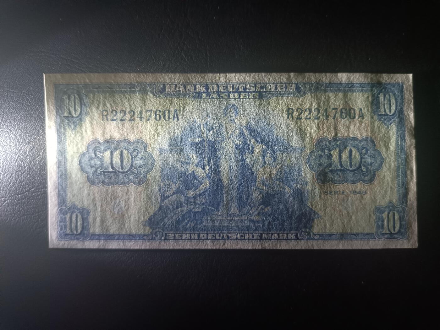 2025十一月第六期，总第204期 德国1949版10马克流通好品XF，后期“德意志国家银行”抬头，机械，法律和建筑人格化象征
