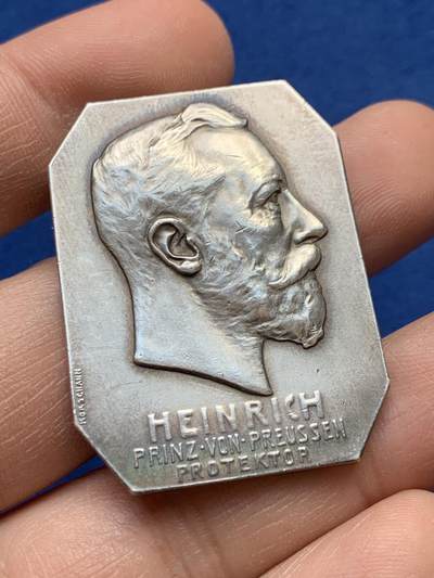 《竞宝斋》第441场 周日，周一，2场连拍 （全场包邮） - 德国1912年法兰克福射击节城市景观异形纪念银章 26.85克 31*41.5mm