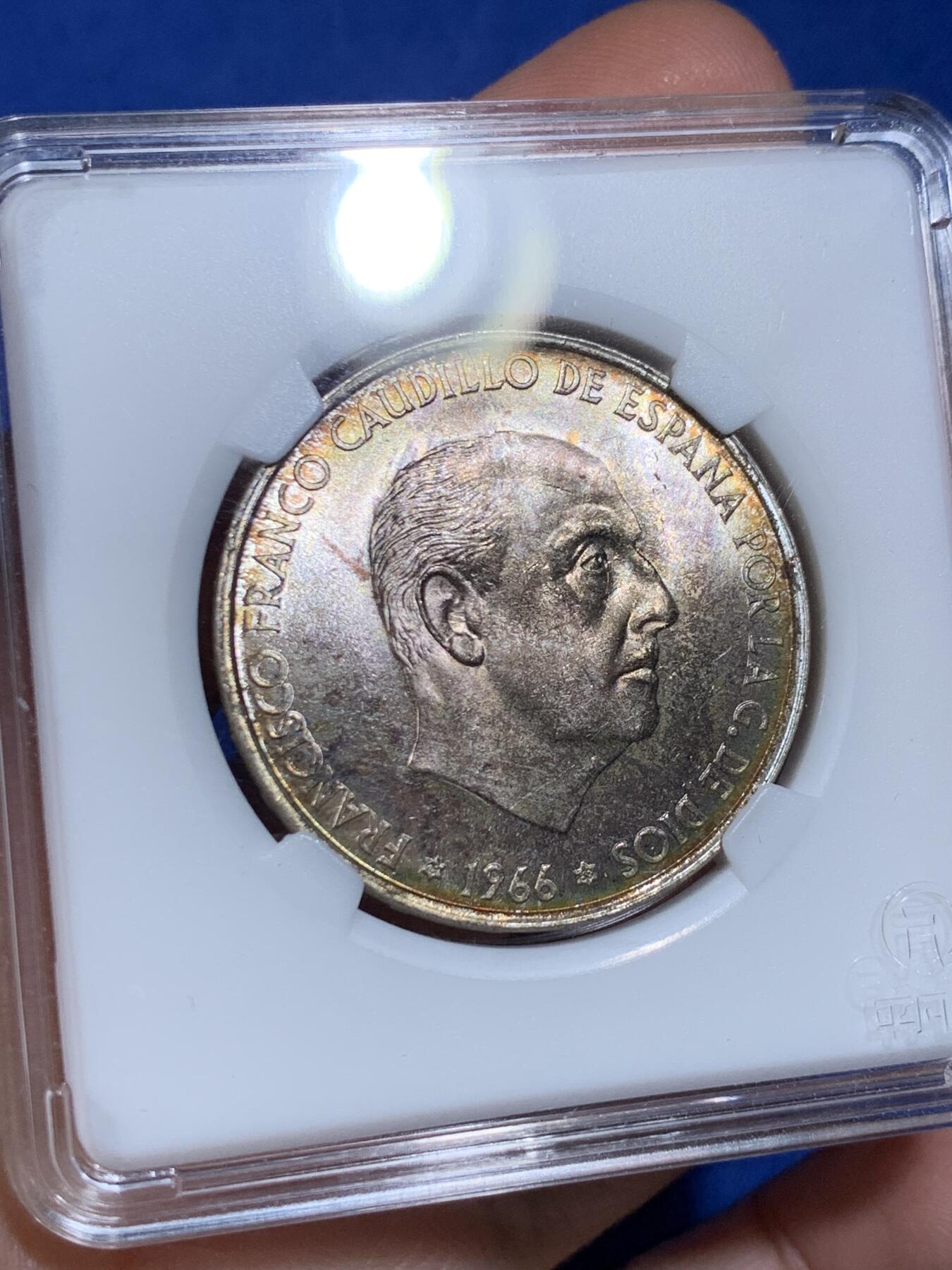 《竞宝斋》第441场 周日，周一，2场连拍 （全场包邮） 西班牙 1966年 弗朗哥 100比赛塔银币 BU品相 淡彩转光绚丽