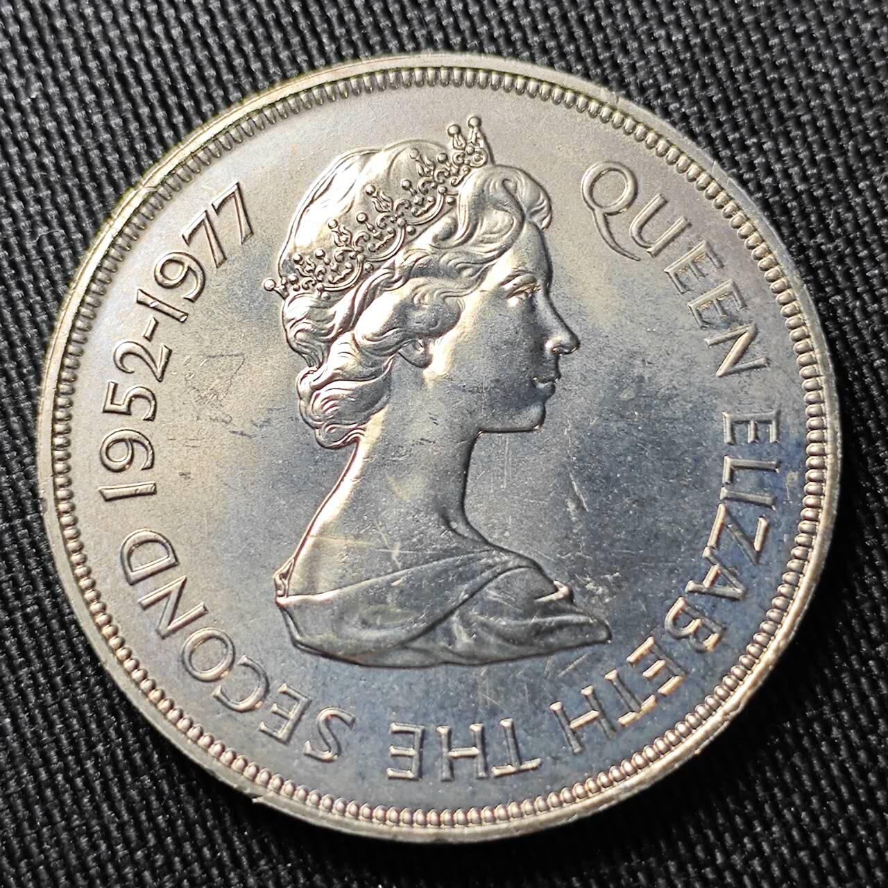 KK钱币收藏小铺 （套币 好品/批量散币 银币）专场  2月预留时间 周末发货 1977 根西25便士克朗形纪念币