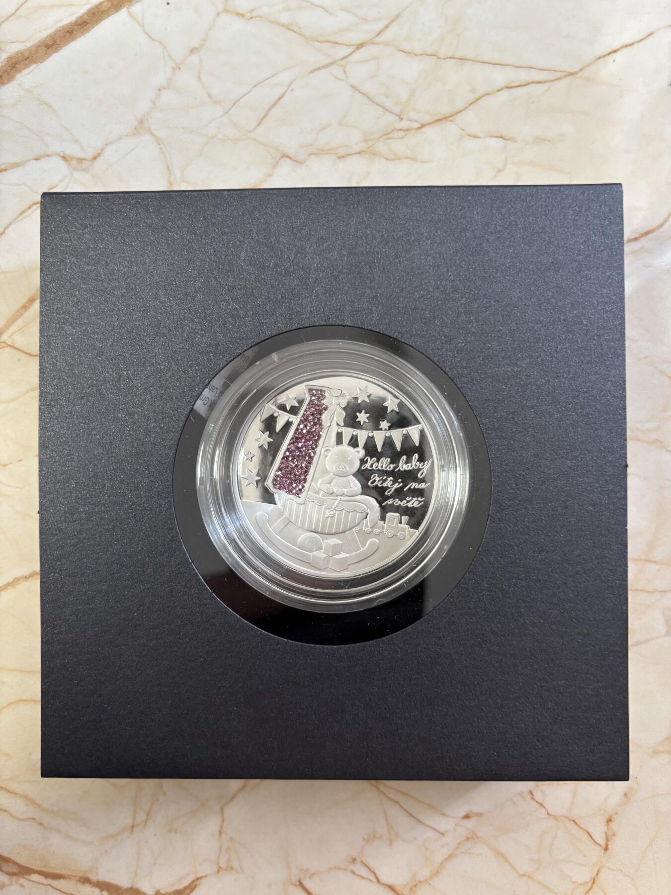 第183期拍卖 纽埃2024年婴儿宝宝出生礼物镶嵌水晶31.1克精制纪念银币，999银，发行1000枚，