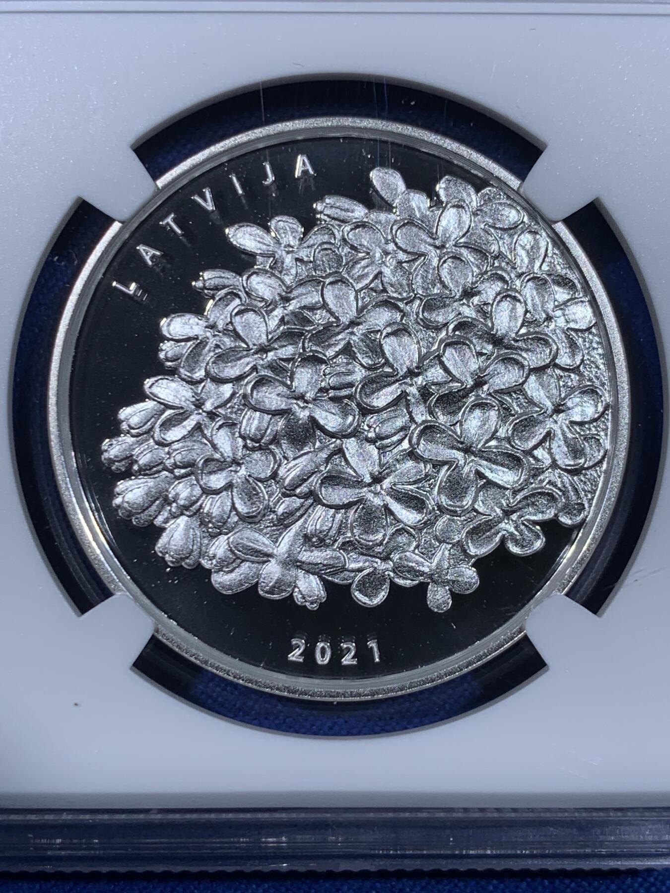 《竞宝斋》第441场 周日，周一，2场连拍 （全场包邮） NGC PF69UC 拉脱维亚 2021年 5欧元 彩色幸运丁香花花 精制银币