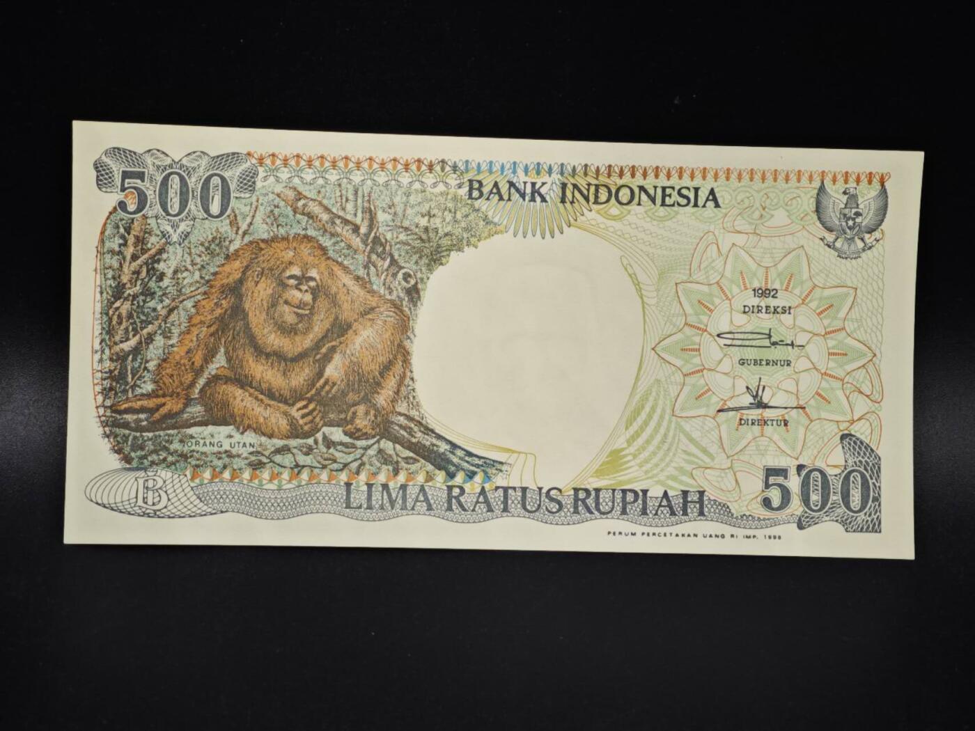 【淘币小摊】实时拍第八百零六拍   纸币场   满百包邮可预留二周 每周一统一发货   印尼1992年500卢比纸币