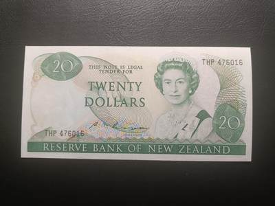 2025十一月第六期，总第204期 - 新西兰1985版20元UNC-，中年女王和鸽子