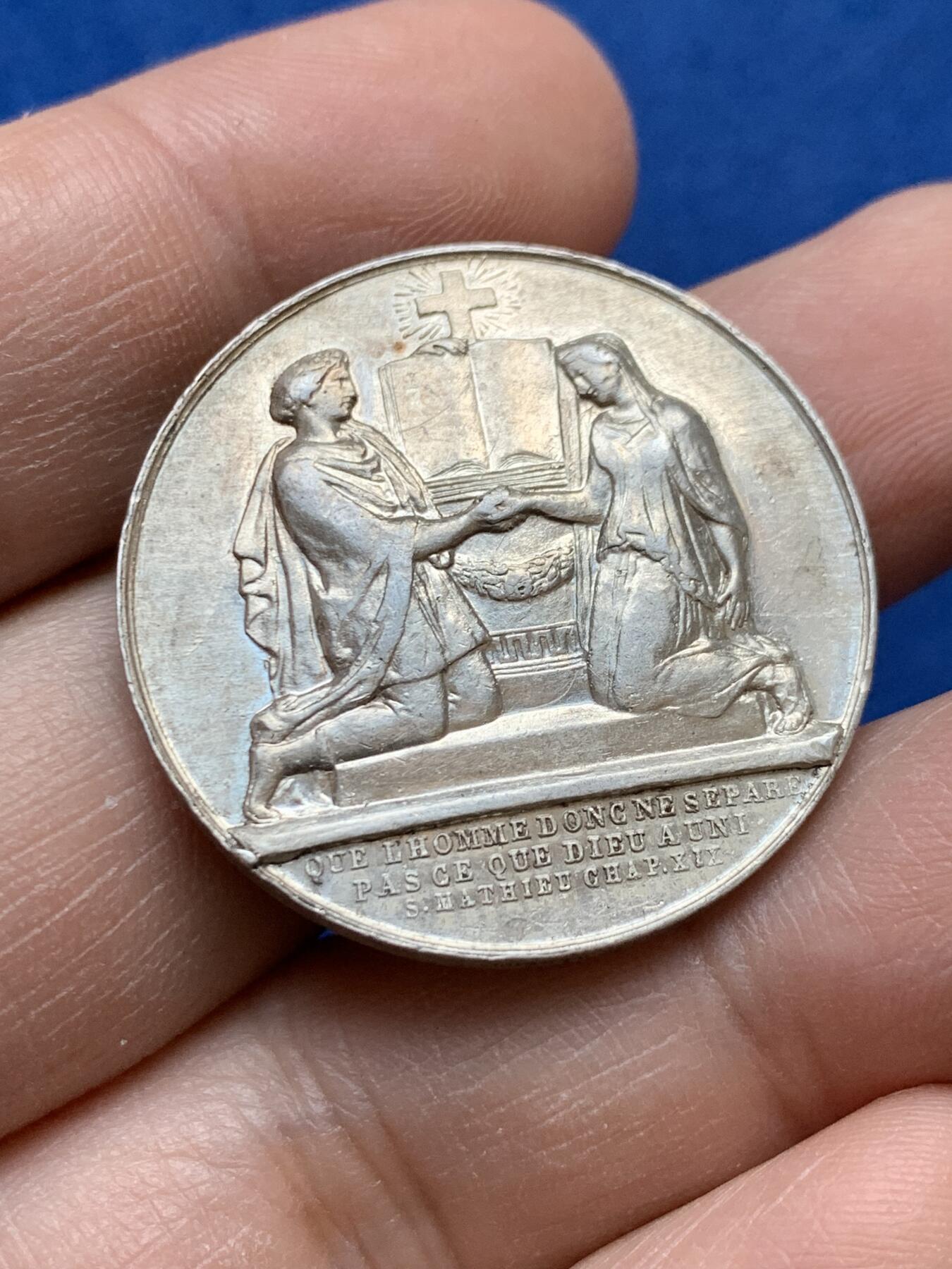 《竞宝斋》第441场 周日，周一，2场连拍 （全场包邮） 法国结婚纪念银章 31.6mm 13g 少见 手指银标