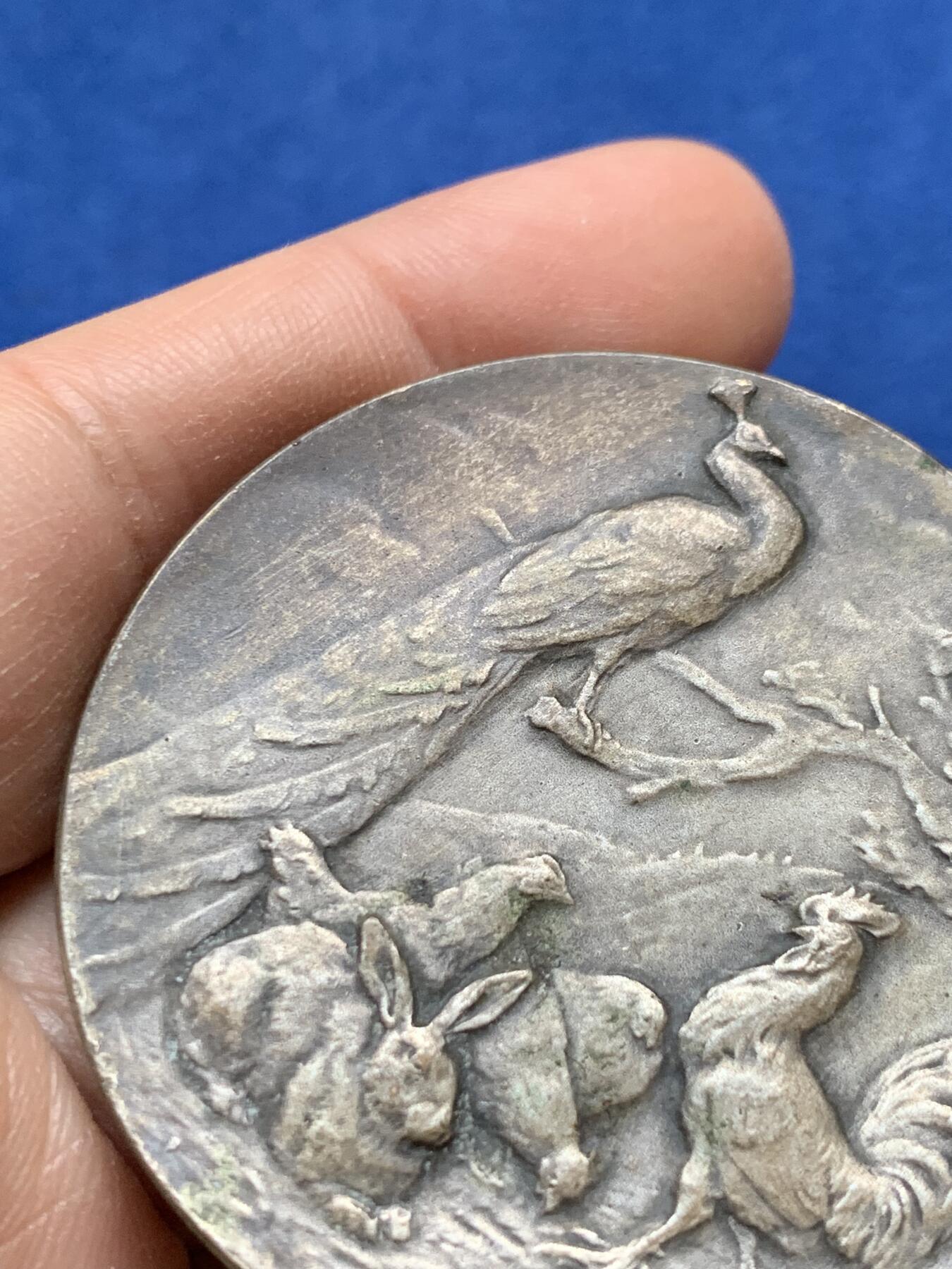 《竞宝斋》第441场 周日，周一，2场连拍 （全场包邮） 法国尼斯农业协会纪念章，49.7mm，44.9克 三角铭