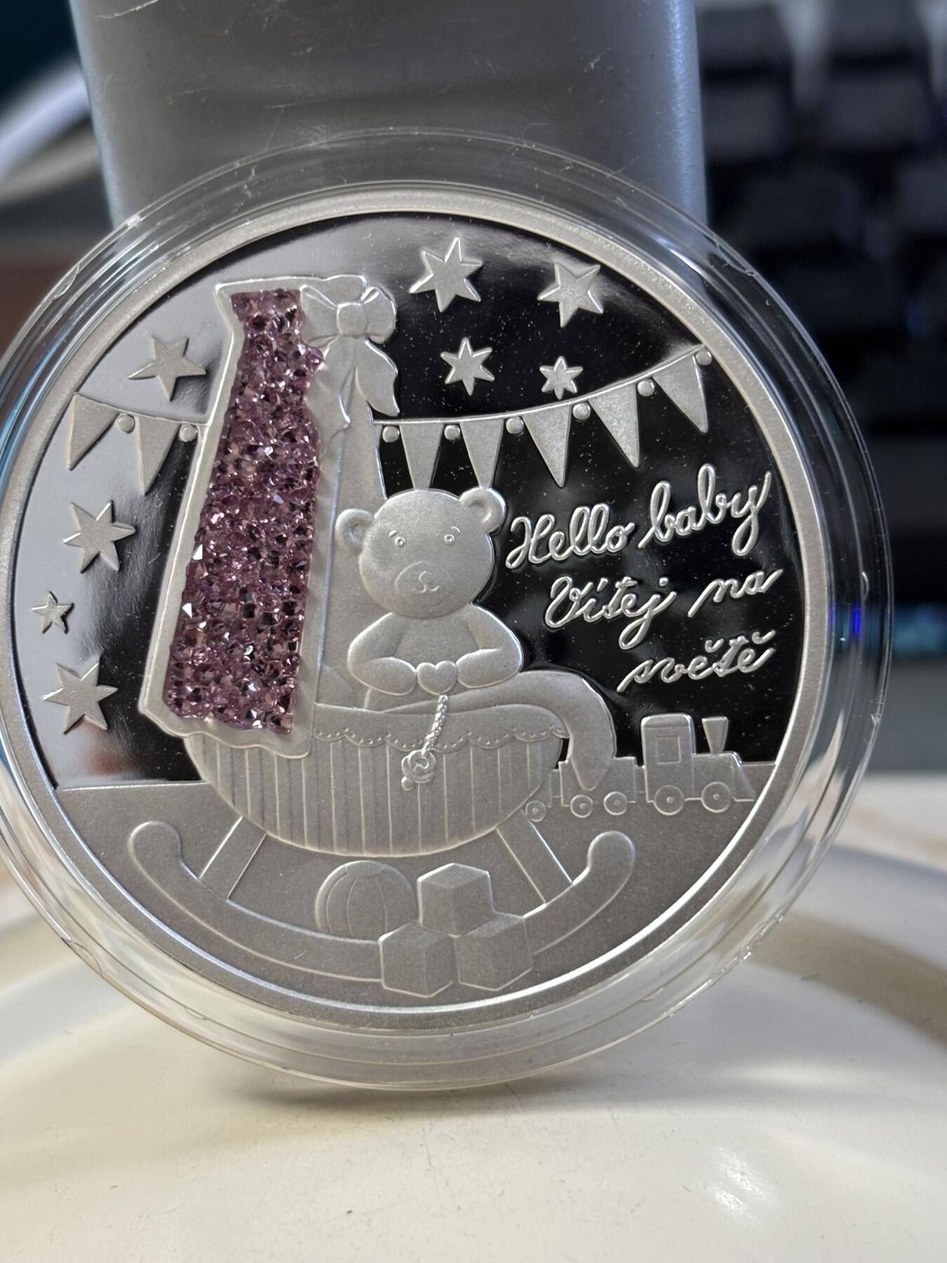 第183期拍卖 纽埃2024年婴儿宝宝出生礼物镶嵌水晶31.1克精制纪念银币，999银，发行1000枚，