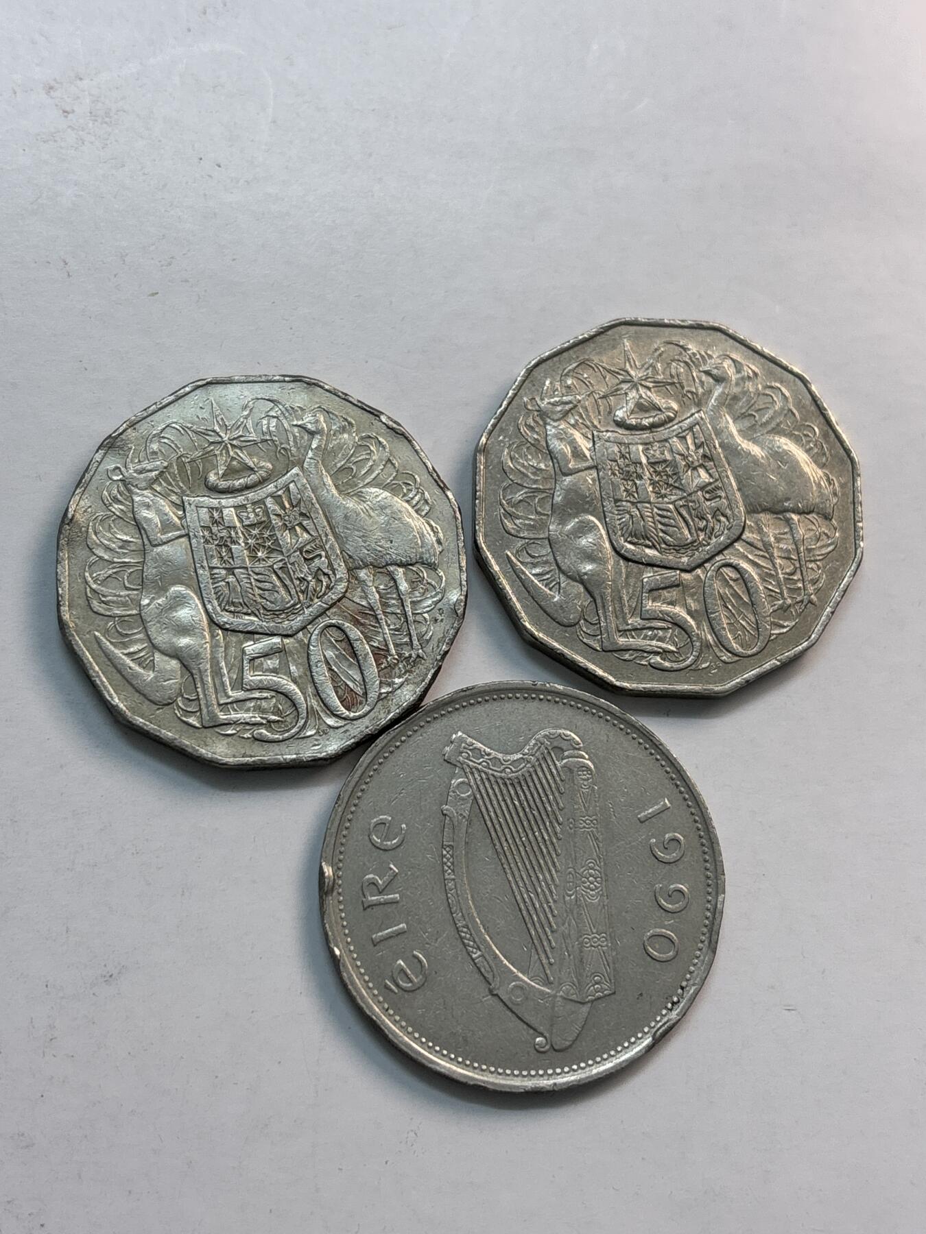 文馨钱币收藏第 282 场，【 长期接收代拍品】，加拿大老铜代用币，银币，德三系列场 澳大利亚 50 分 2 枚➕爱尔兰一元