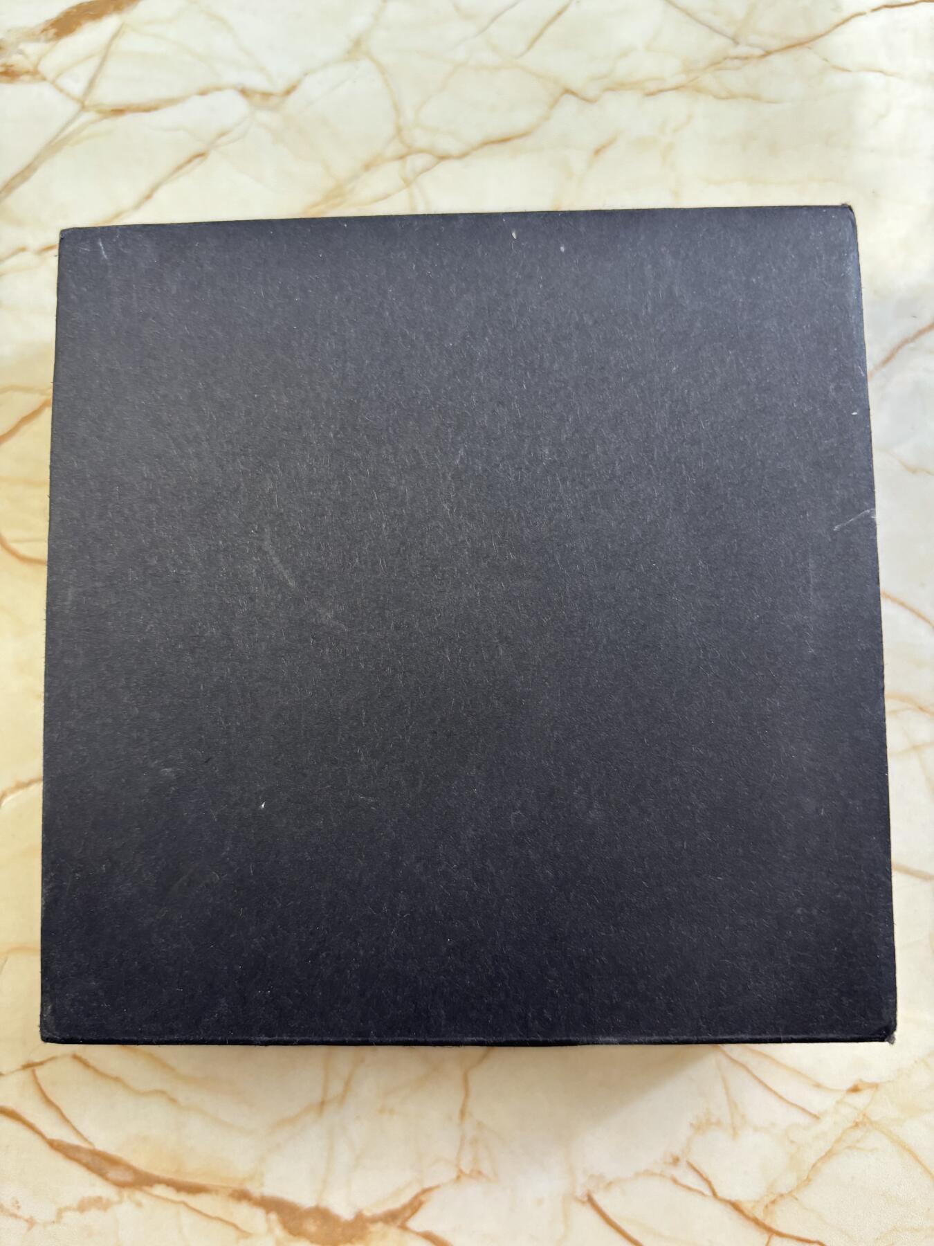 第183期拍卖 库克2022情人节浪漫爱情心形镶水晶纪念银币，999银，20克，发行2022枚，有氧化点