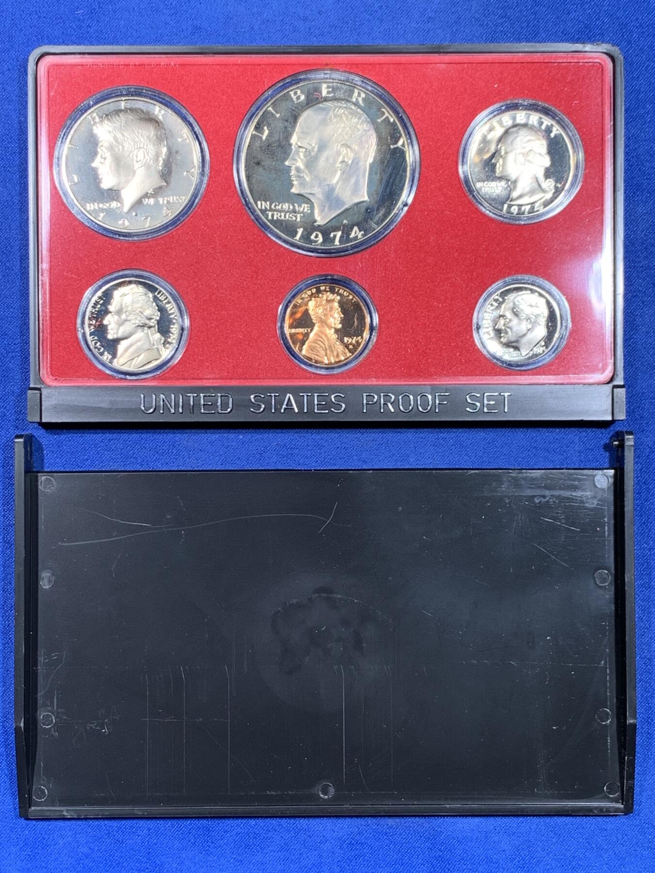 《竞宝斋》第441场 周日，周一，2场连拍 （全场包邮） 美国1974年官方清年精制套币 含艾克大一元精制币