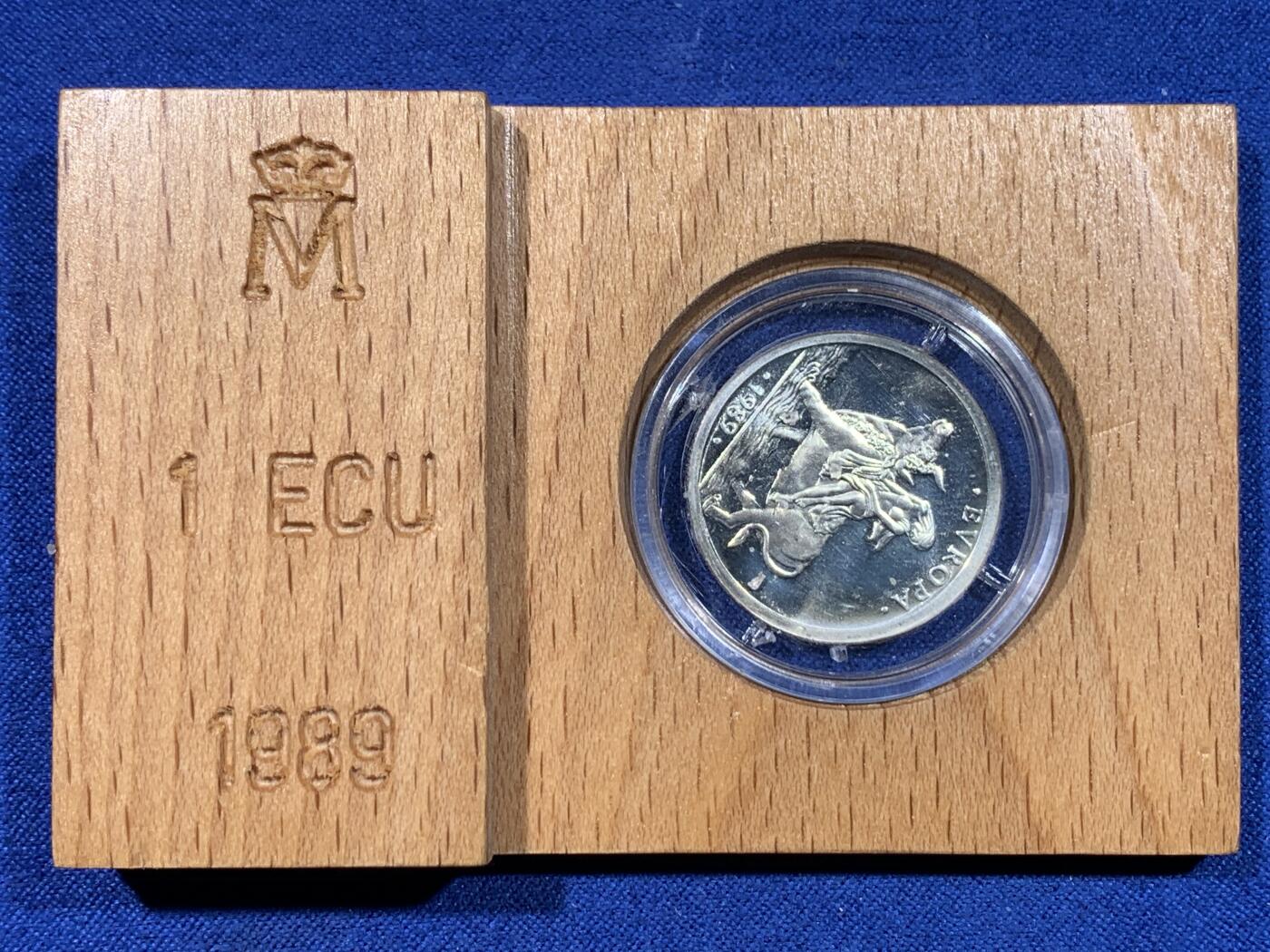 《竞宝斋》第441场 周日，周一，2场连拍 （全场包邮） 西班牙1989年1ECU银币，美女骑牛图案非常亮眼。