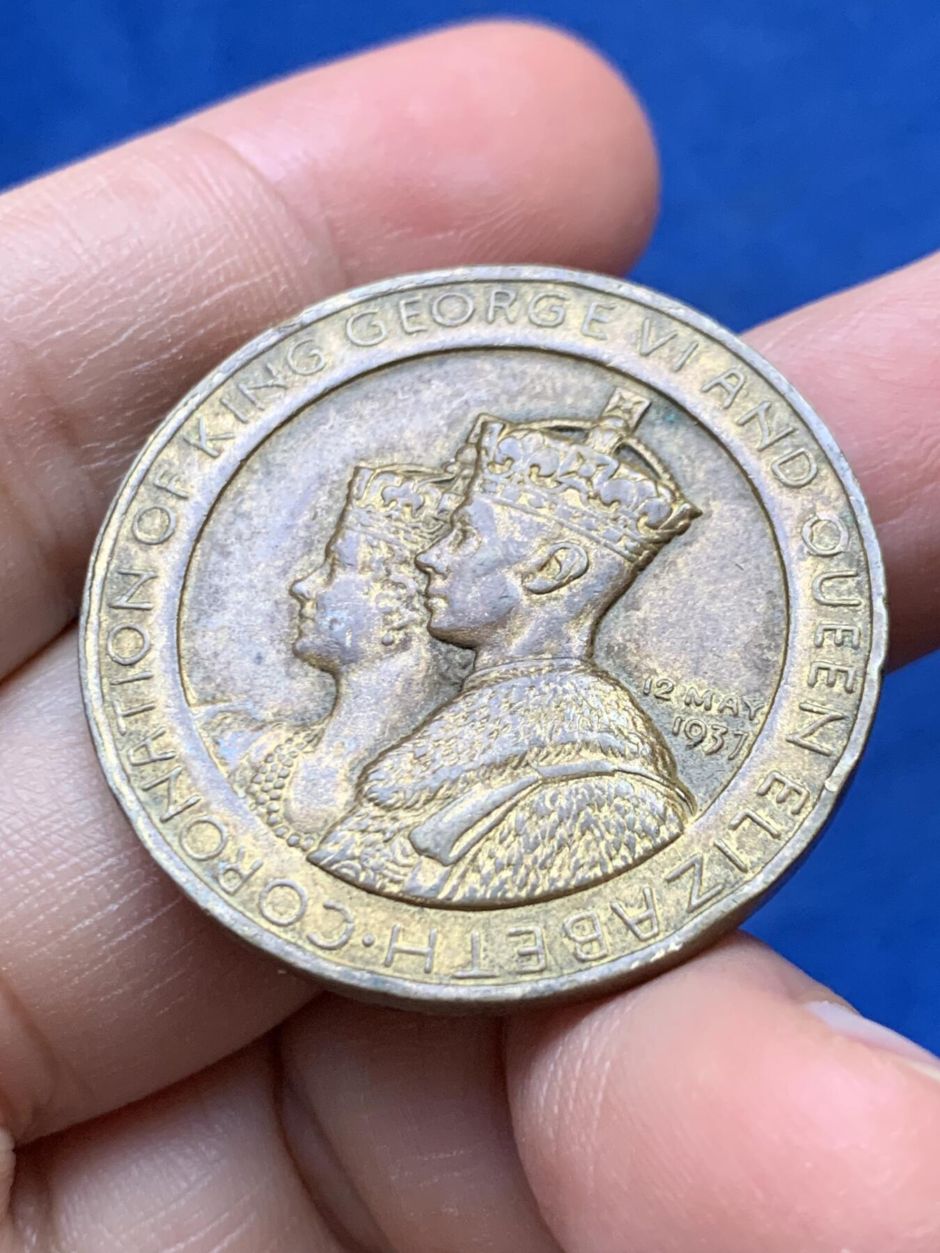 《竞宝斋》第441场 周日，周一，2场连拍 （全场包邮） 英国1937年乔治六世加冕纪念铜章，直径35mm，重18.2克