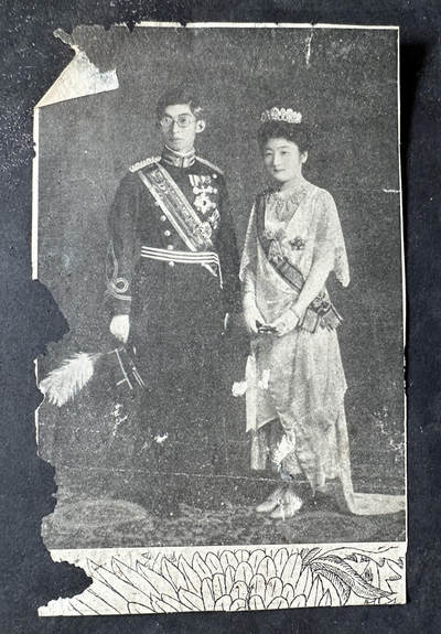 【俄甄集藏】2025年(045)12-03 星期三 晚 19:30 全场包邮 - 日本一战时期军职人员相册一本，相册破损脱落严重，照片均有老化，残损，脱色，边角断裂等状况出现，共计照片约16张，历史罪证