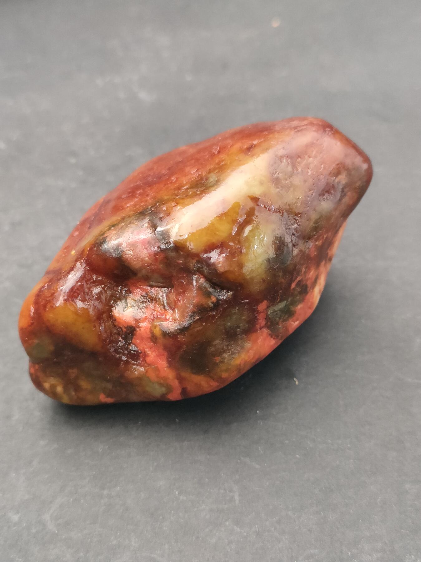 猩哥外币小铺➨【第203场】 和田玉原石105克