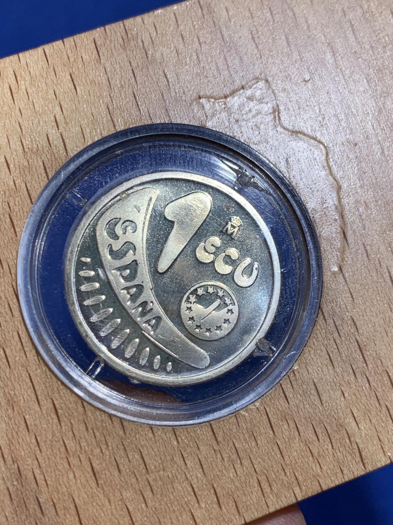 《竞宝斋》第441场 周日，周一，2场连拍 （全场包邮） 西班牙1989年1ECU银币，美女骑牛图案非常亮眼。