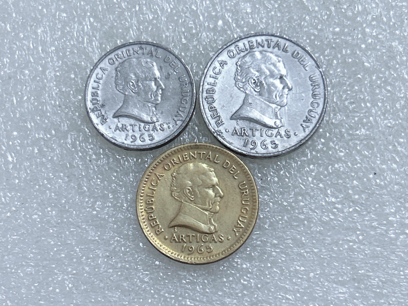 第一海外回流一元起拍收藏 散集专场  第271期 乌拉圭1965年硬币 3枚