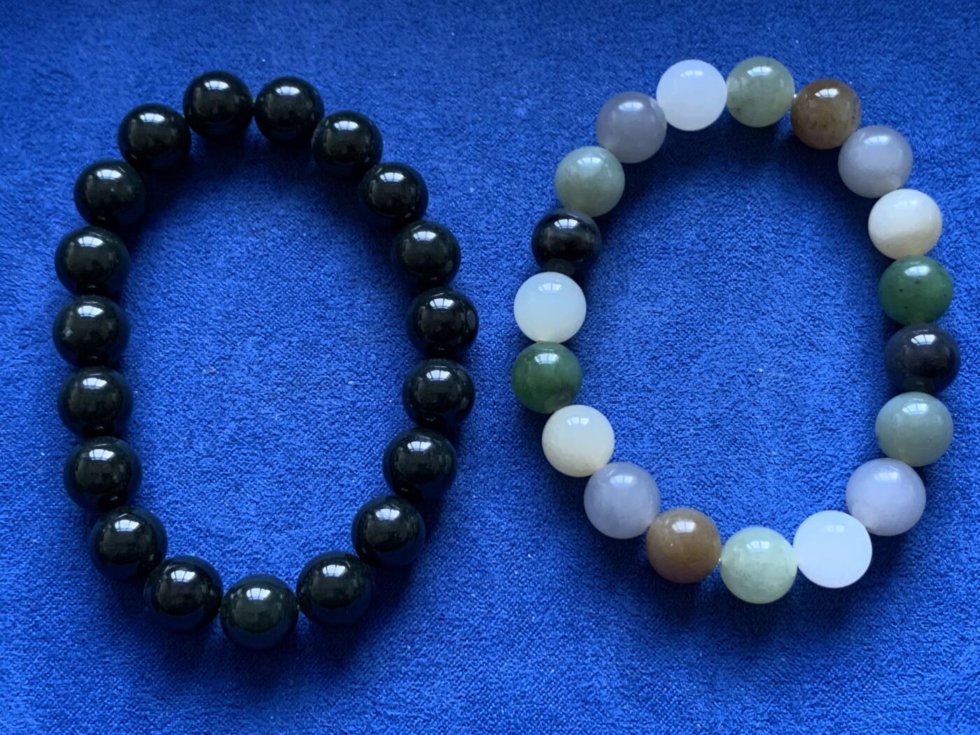 《竞宝斋》第441场 周日，周一，2场连拍 （全场包邮） 两串玉石手串，一串多宝，一串青玉，都是10MM左右