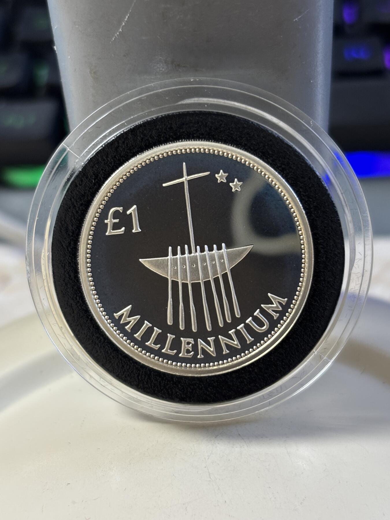 第183期拍卖 爱尔兰2000年千禧年纪念银币带盒证书，有氧化，925银，20克