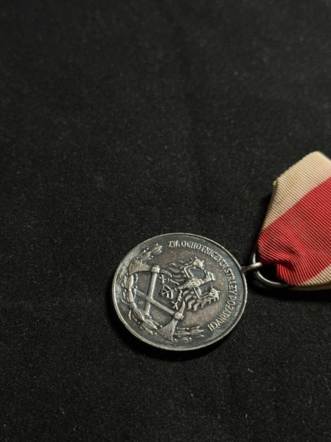 戎马世界章牌大赏第108期 波兰银级消防奖章