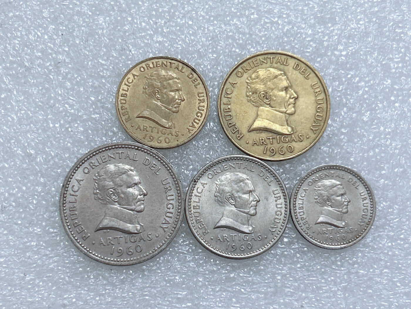 第一海外回流一元起拍收藏 散集专场  第271期 乌拉圭1960年硬币 5枚 带光好品