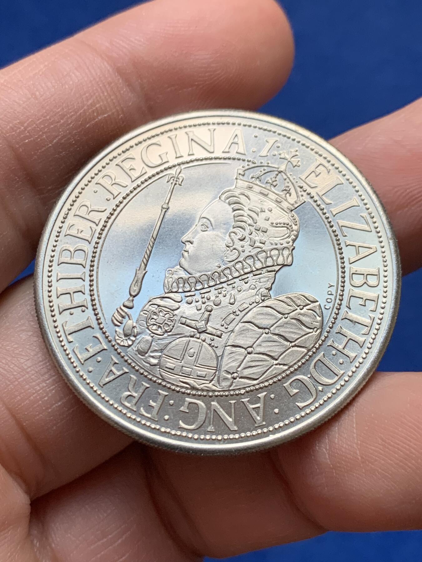 《竞宝斋》第441场 周日，周一，2场连拍 （全场包邮） 仿英国伊丽莎白一世1克朗 纪念章 20.9克，37.9mm