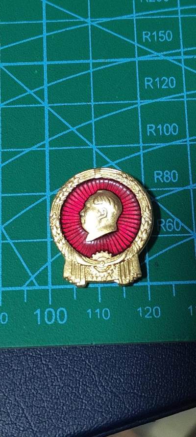 极美品小章 - 🔥🔥国辉型🔥🔥毛主席像章，