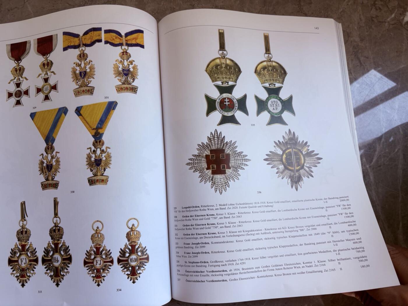 盛世勋华——号角文化勋章邮票专场拍卖第289期 德国柏林Carsten Zeige拍卖行2023年7月拍卖会图录，超大尺寸，全彩印刷，超大超厚，300多页