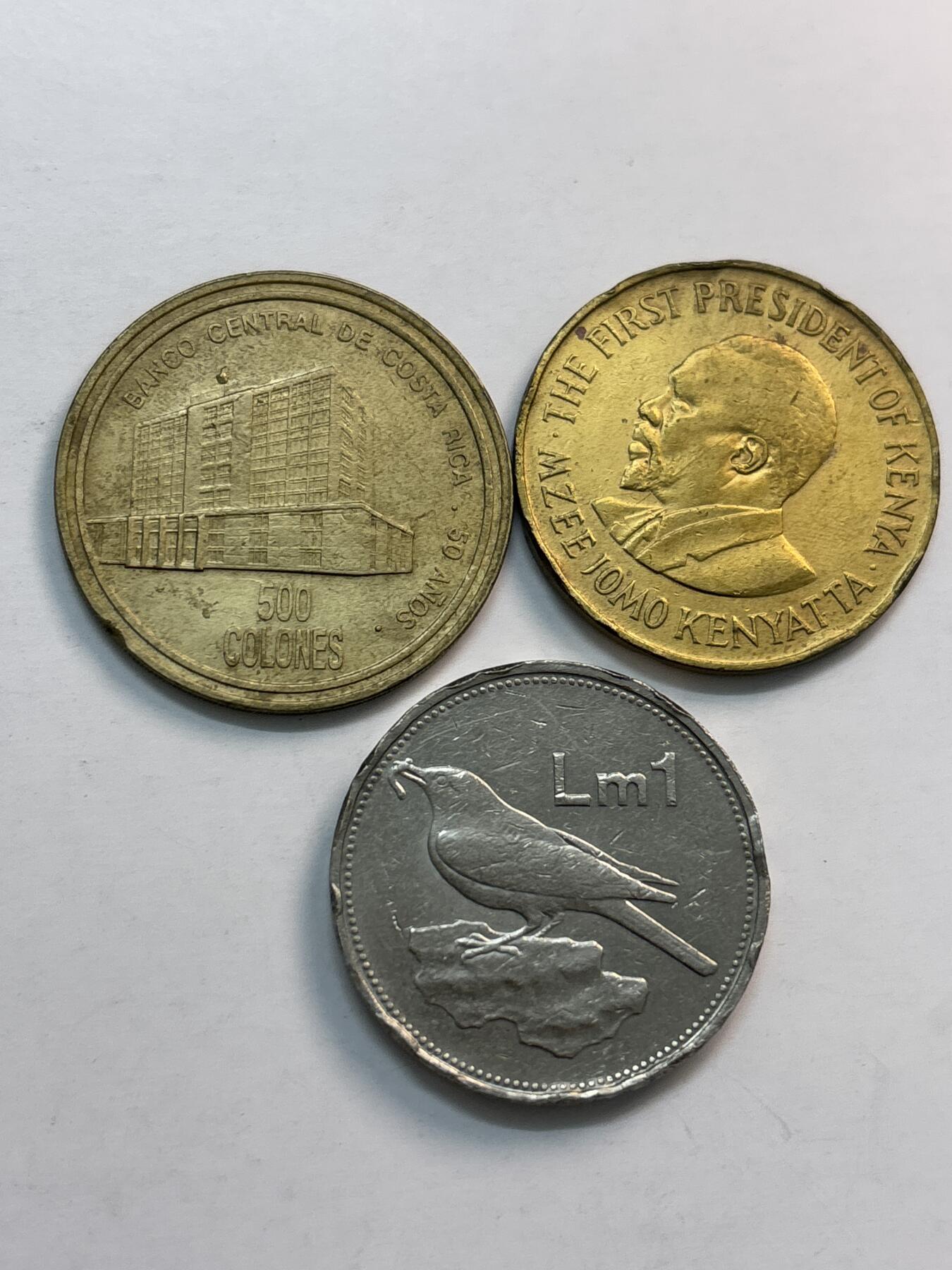 文馨钱币收藏第 282 场，【 长期接收代拍品】，加拿大老铜代用币，银币，德三系列场 马耳他，肯尼亚，哥斯达黎加，包含少见哥斯达黎加 500 克朗纪念币，共 3 枚