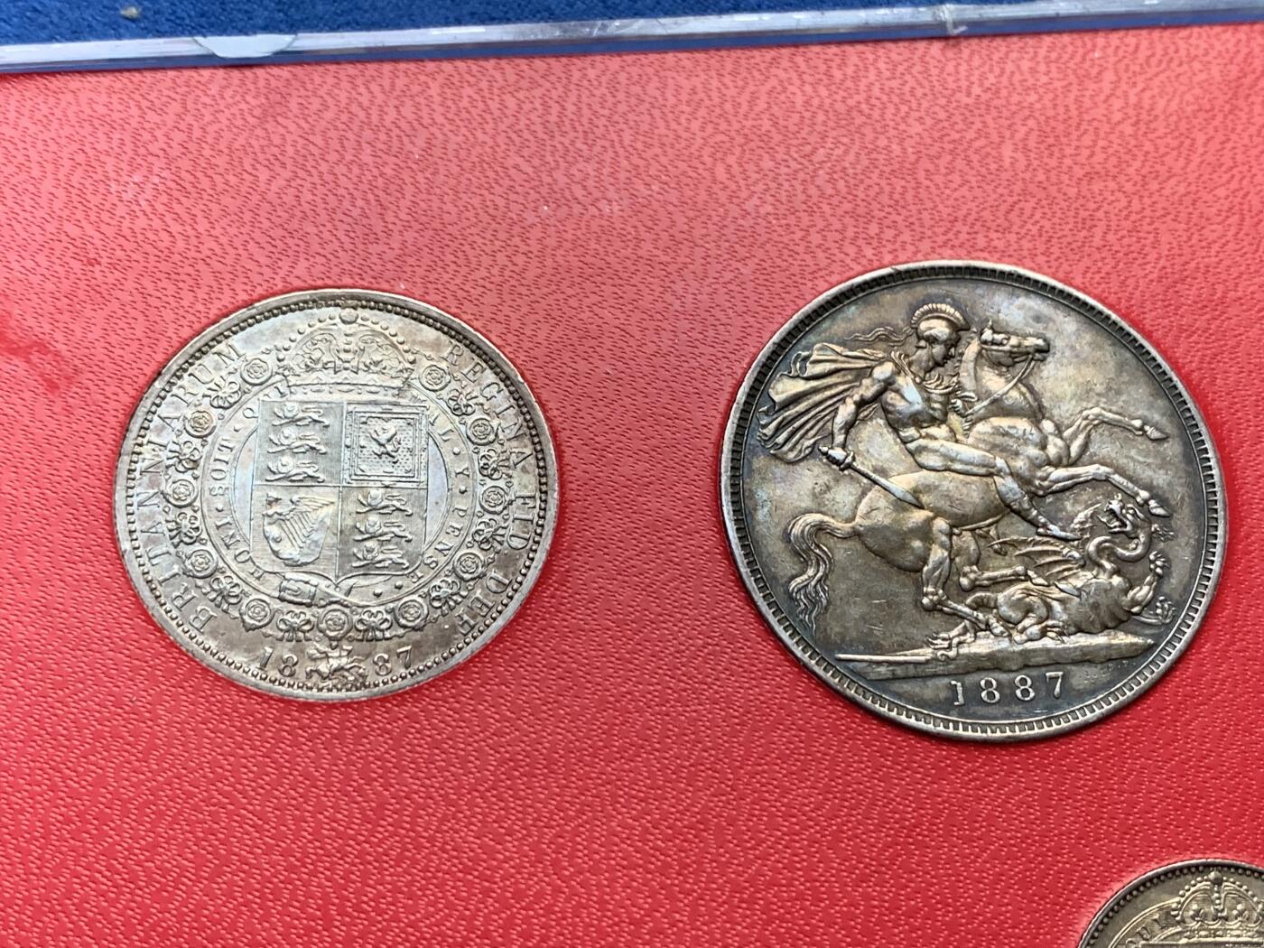 《竞宝斋》第441场 周日，周一，2场连拍 （全场包邮） 卡装 1887年英国马剑银币 7枚一组 状态都不错 细节见图