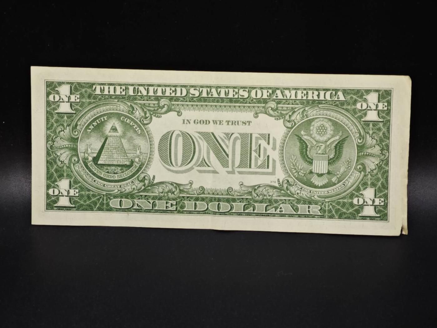 【淘币小摊】实时拍第八百零六拍   纸币场   满百包邮可预留二周 每周一统一发货   美国1957年一美元纸币【有折】