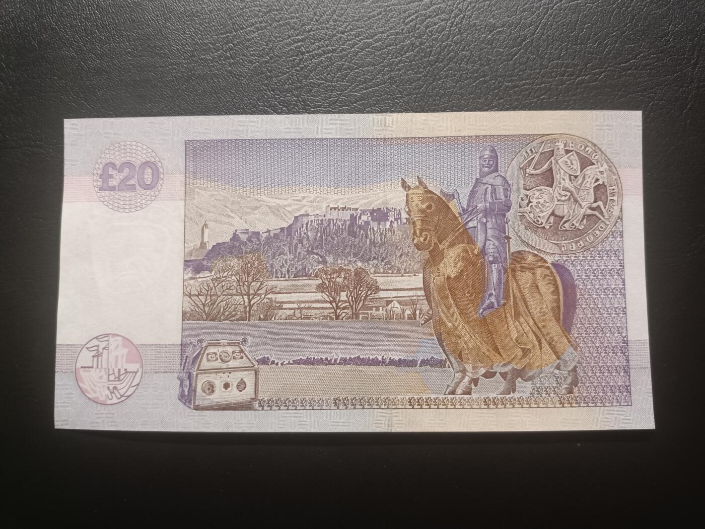 2025十一月第六期，总第204期 苏格兰克莱斯戴勒银行1999年20镑UNC-，反抗英格兰入侵的罗伯特一世国王和他的戎装骑马像
