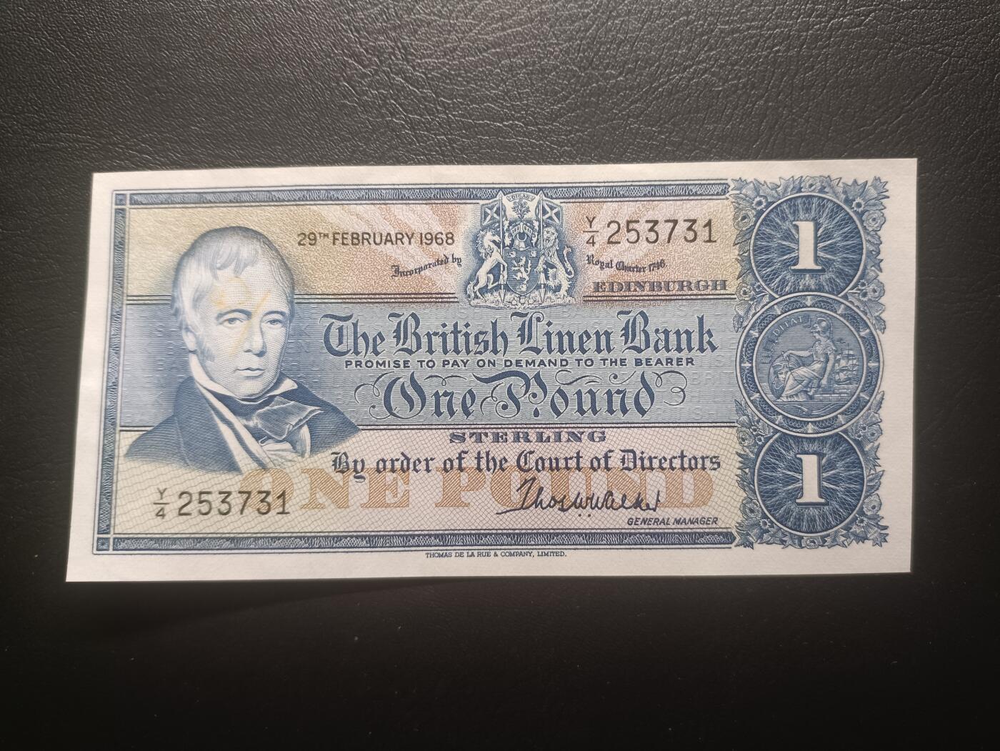 2025十一月第六期，总第204期 苏格兰不列颠亚麻银行1968年5镑UNC-正面有字迹印，早期已结业银行，诗人沃尔特斯科特