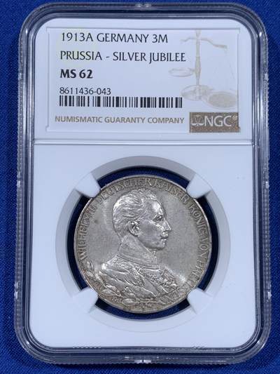 《竞宝斋》第441场 周日，周一，2场连拍 （全场包邮） - NGC MS62 德国1913年普鲁士威廉二世军装花枝3马克银币