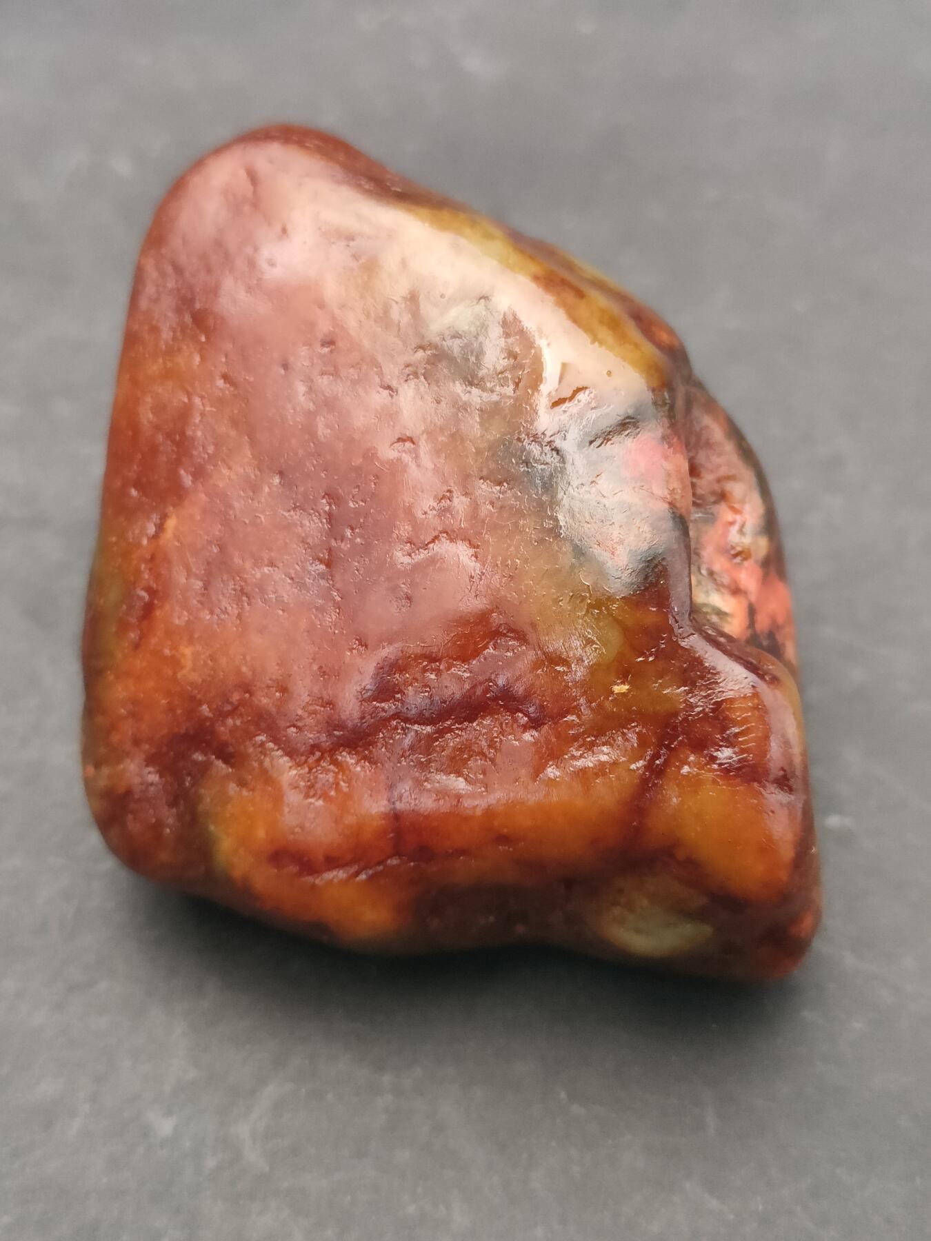 猩哥外币小铺➨【第203场】 和田玉原石105克