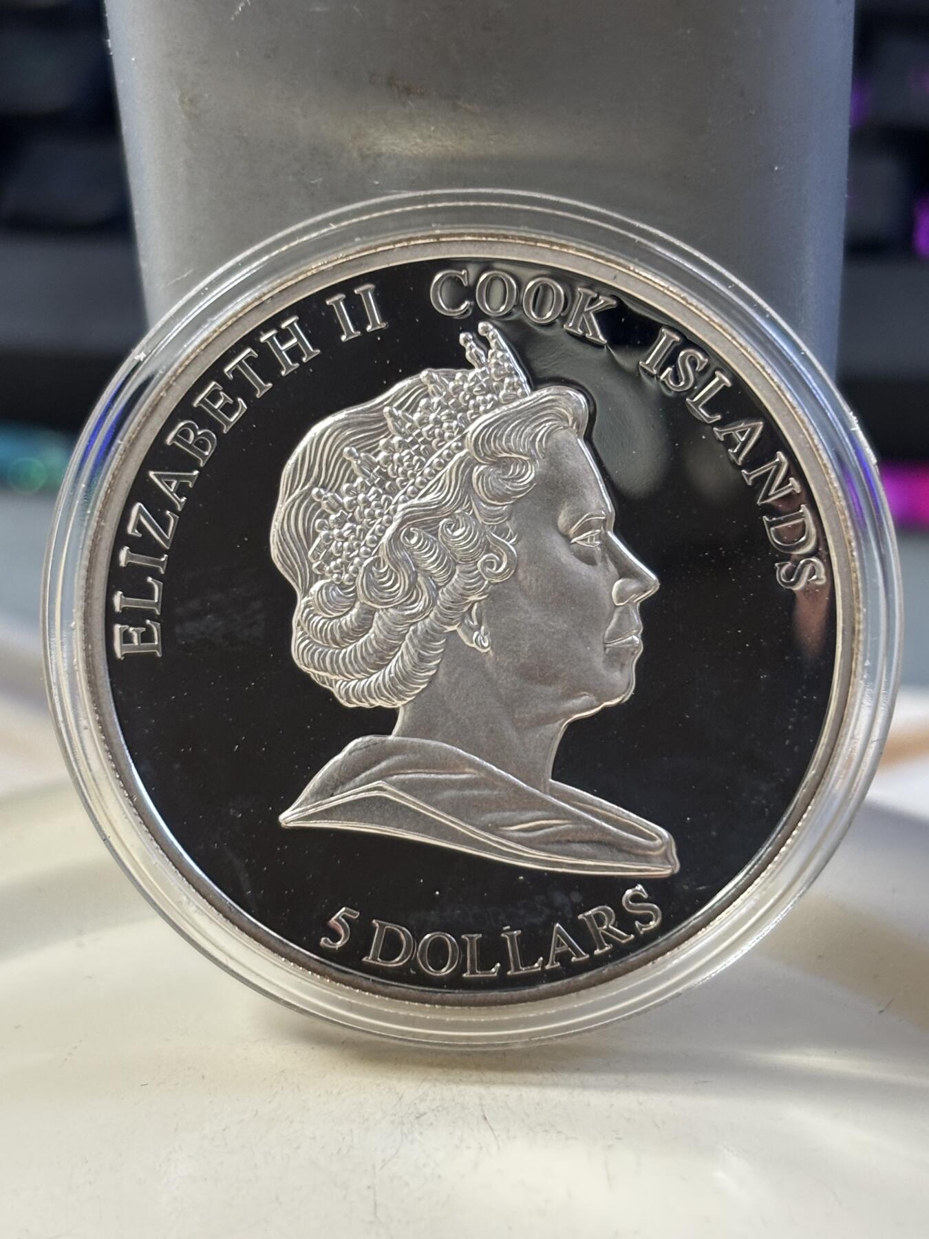 第183期拍卖 库克2008法拉利F2008赛车多功能方向盘彩色银币，500银，25克，