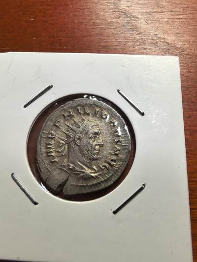 长老汇马年精选第九场拍卖 - （247-249）古罗马皇帝菲利普一世（外号阿拉伯人）2狄纳尔银币，正面菲利普一世带桂冠，背面农业女神克瑞斯手持丰裕角，4克左右银币，细节丰富，唯一一位当过小偷的阿拉伯人罗马皇帝