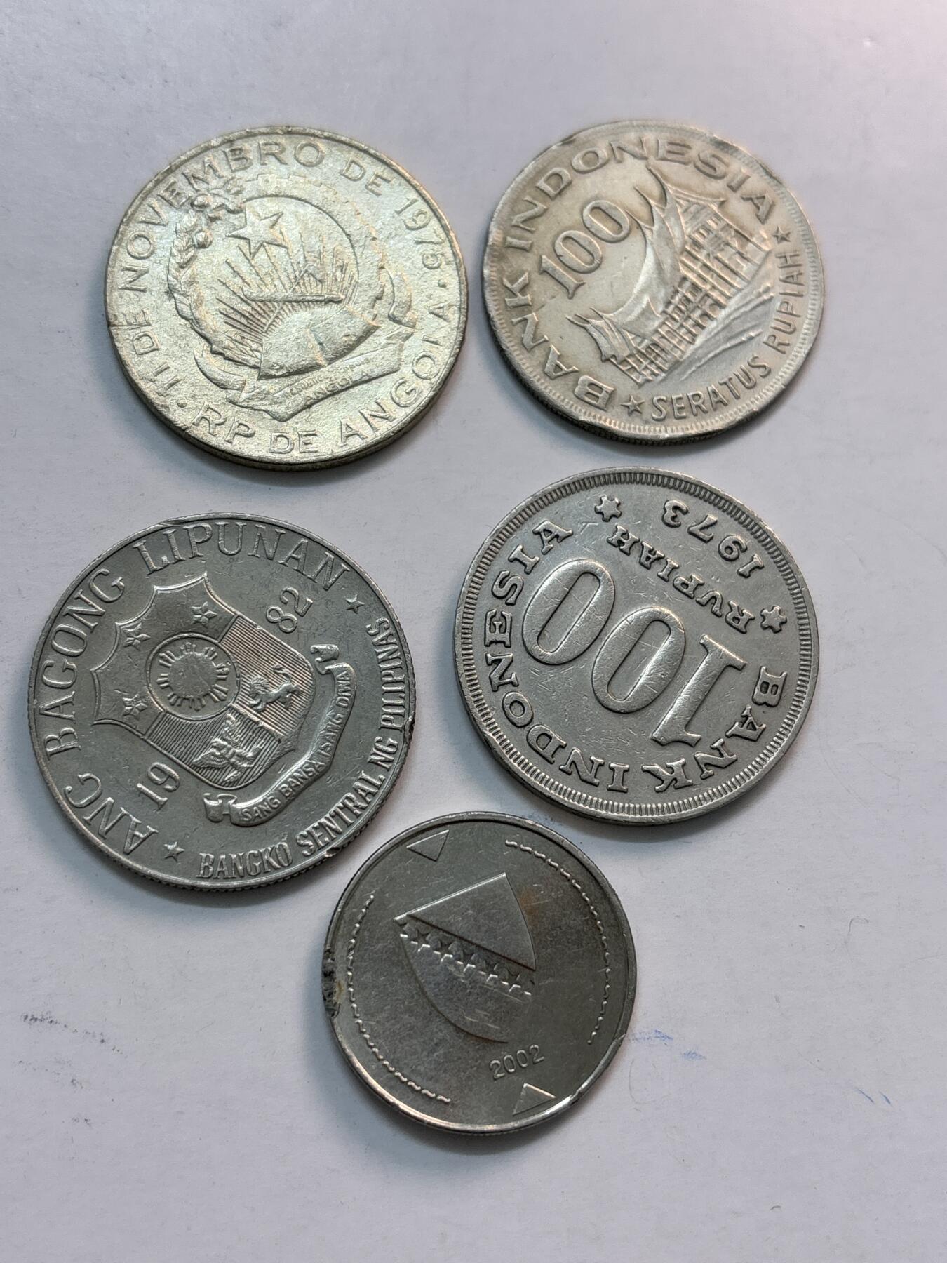 文馨钱币收藏第 282 场，【 长期接收代拍品】，加拿大老铜代用币，银币，德三系列场 安哥拉，菲律宾，印度尼西亚，波黑，5 枚