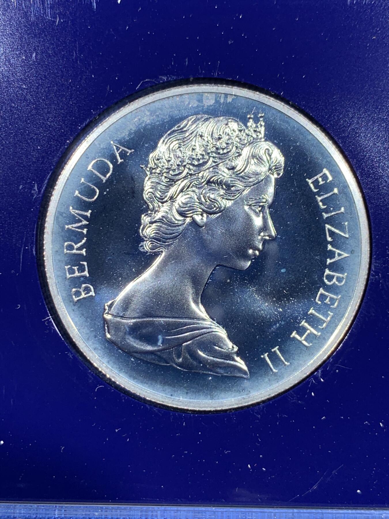 《竞宝斋》第441场 周日，周一，2场连拍 （全场包邮） 百慕大1972年伊丽莎白二世银婚精制大银币 原包装 28克 925银