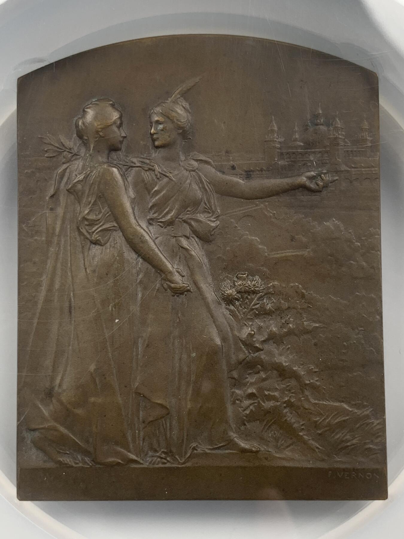 掌中浮雕-藏着的欧洲第043场 NGC MS63 : 1901年苏格兰法国博览会纪念铜章，69 X 53mm，  雕刻家：1900年法国巴黎世博会金奖获得者维克多•佛农（Victor Vernon 1858-1912），Nicolas Maier法国章优秀作品集#161号