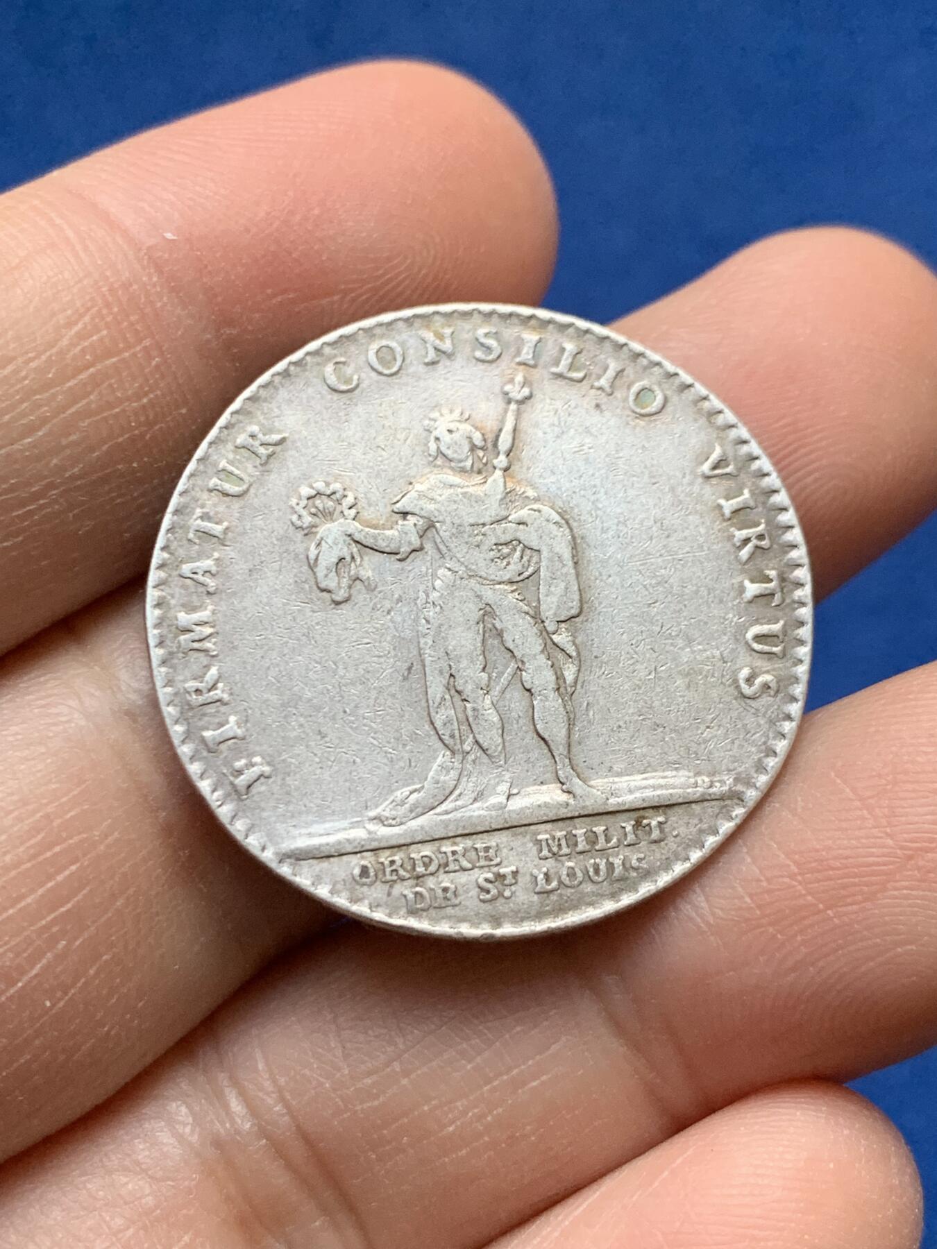 《竞宝斋》第441场 周日，周一，2场连拍 （全场包邮） 法国路易十五-圣路易斯军事圆形银质代币 9.45克 30.2mm