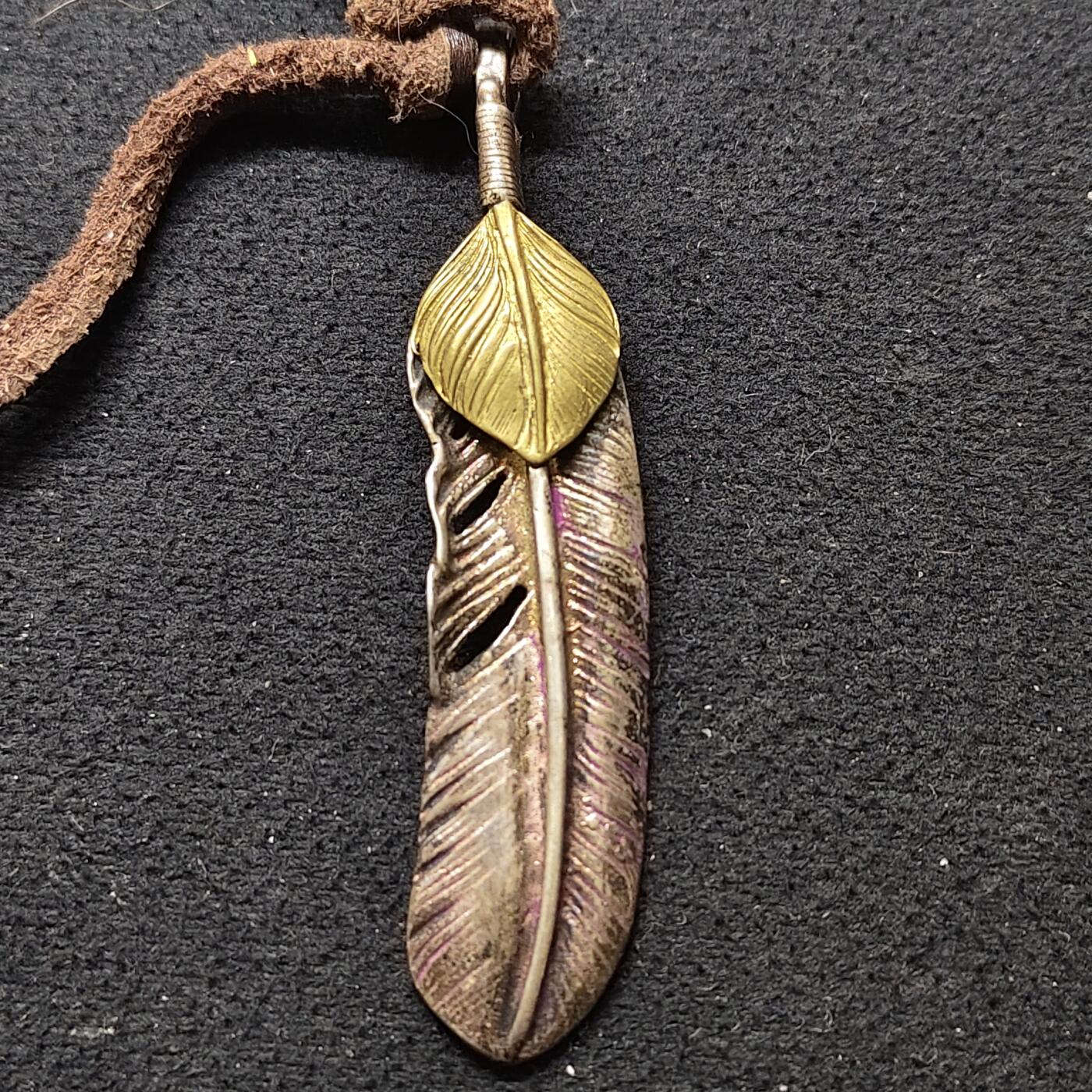 【全场包邮】纯粹捡漏拍480场（免费代拍第17场） 【杂件】羽毛型9.88克925银吊坠-有银标