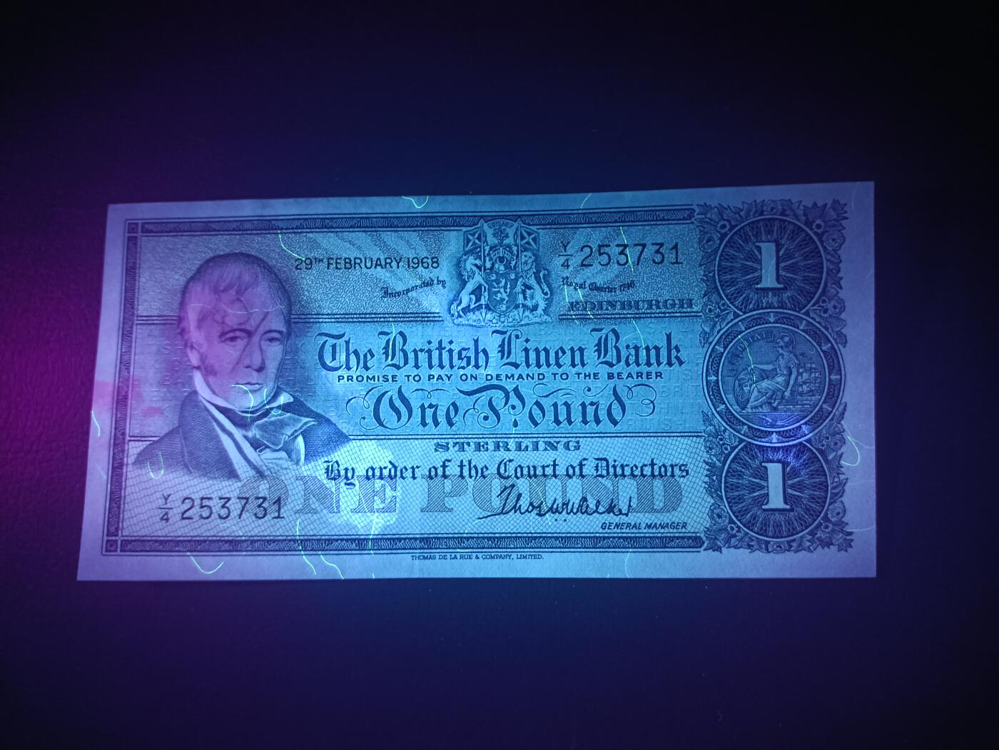 2025十一月第六期，总第204期 苏格兰不列颠亚麻银行1968年5镑UNC-正面有字迹印，早期已结业银行，诗人沃尔特斯科特